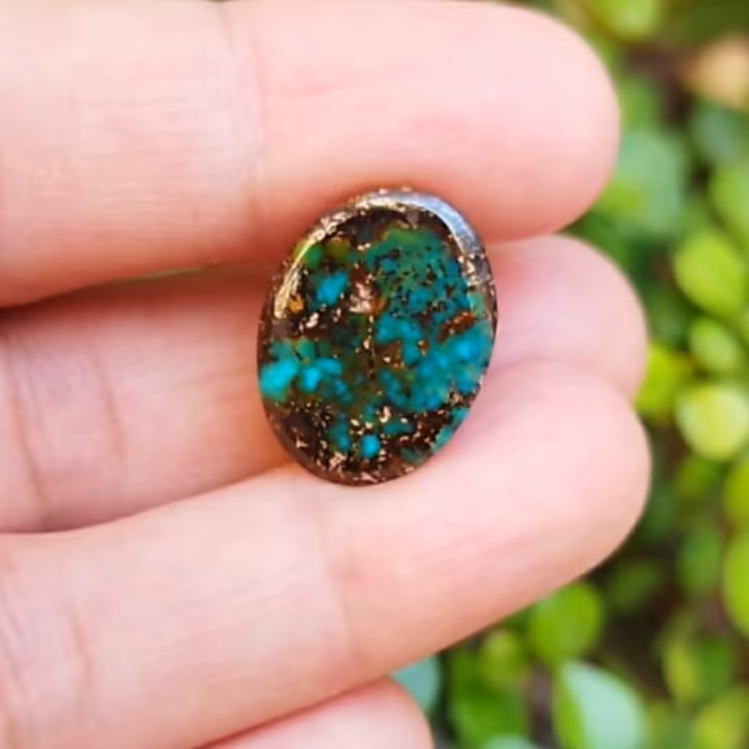  فیروزه نیشابوری سنگ سیاه کمیاب  برای گردنی  و انگشتر خاص