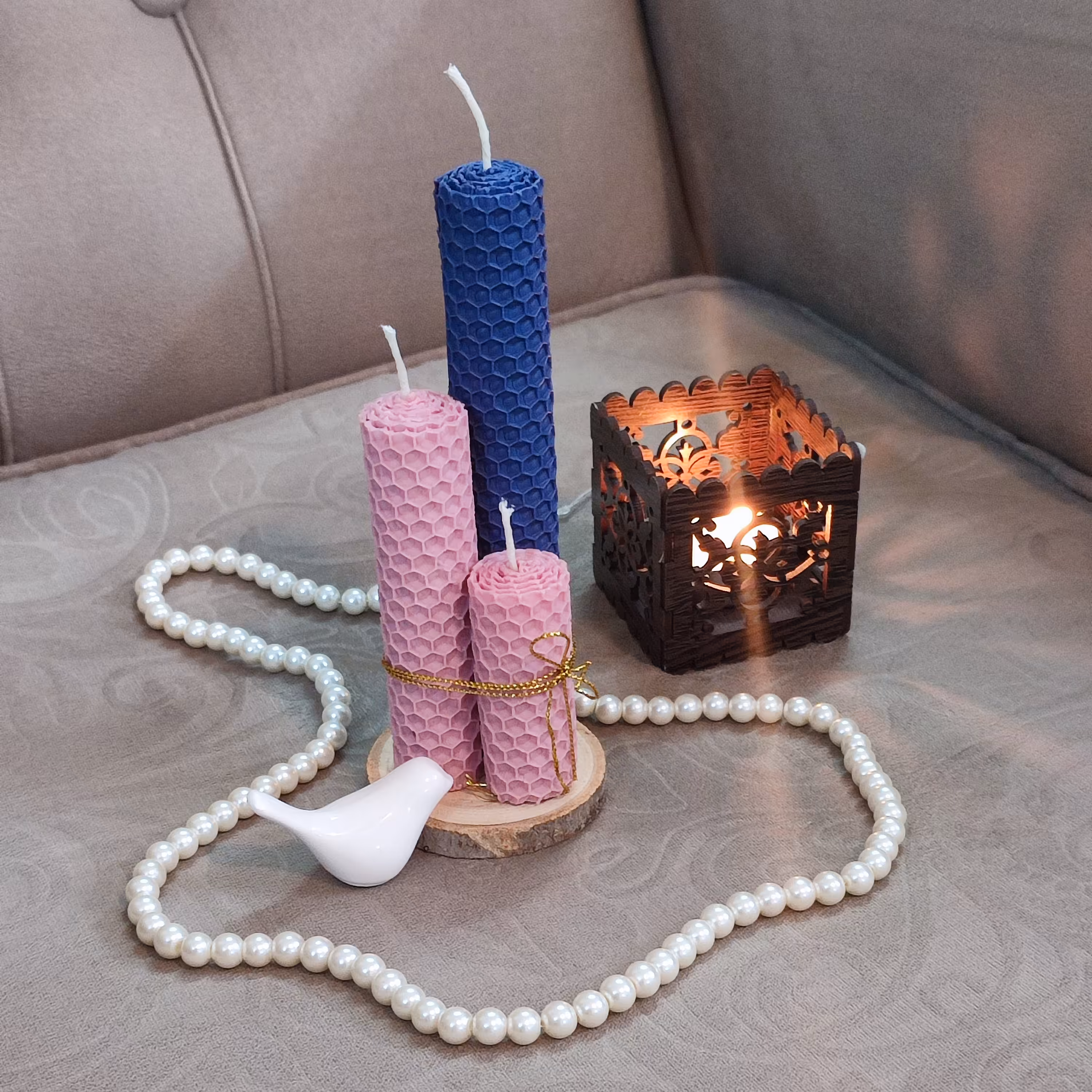 شمع موم عسل بیزوکس  درسایز 15 و 10و 6درقطر 2ونیم  بهمراه چوب  سایزکوچک مناسب زیرشمع