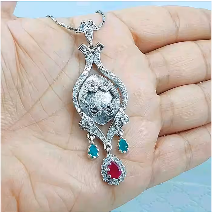 آویز گردنبند نقره سنگ یاقوت و زمرد اصل