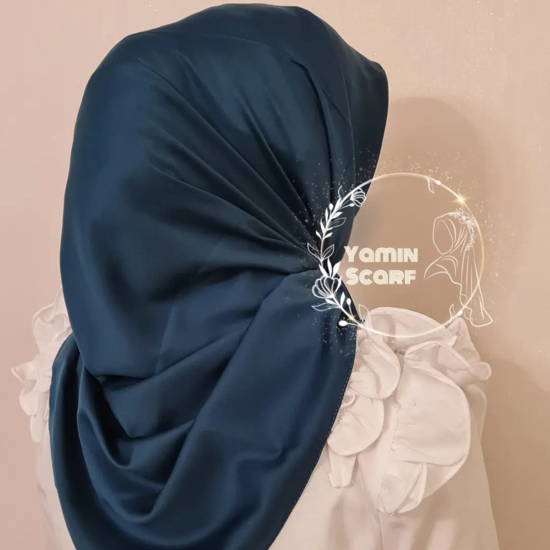 روسری ساتن ابریشم مات رنگ کله غازی قواره 103 دور دوخت