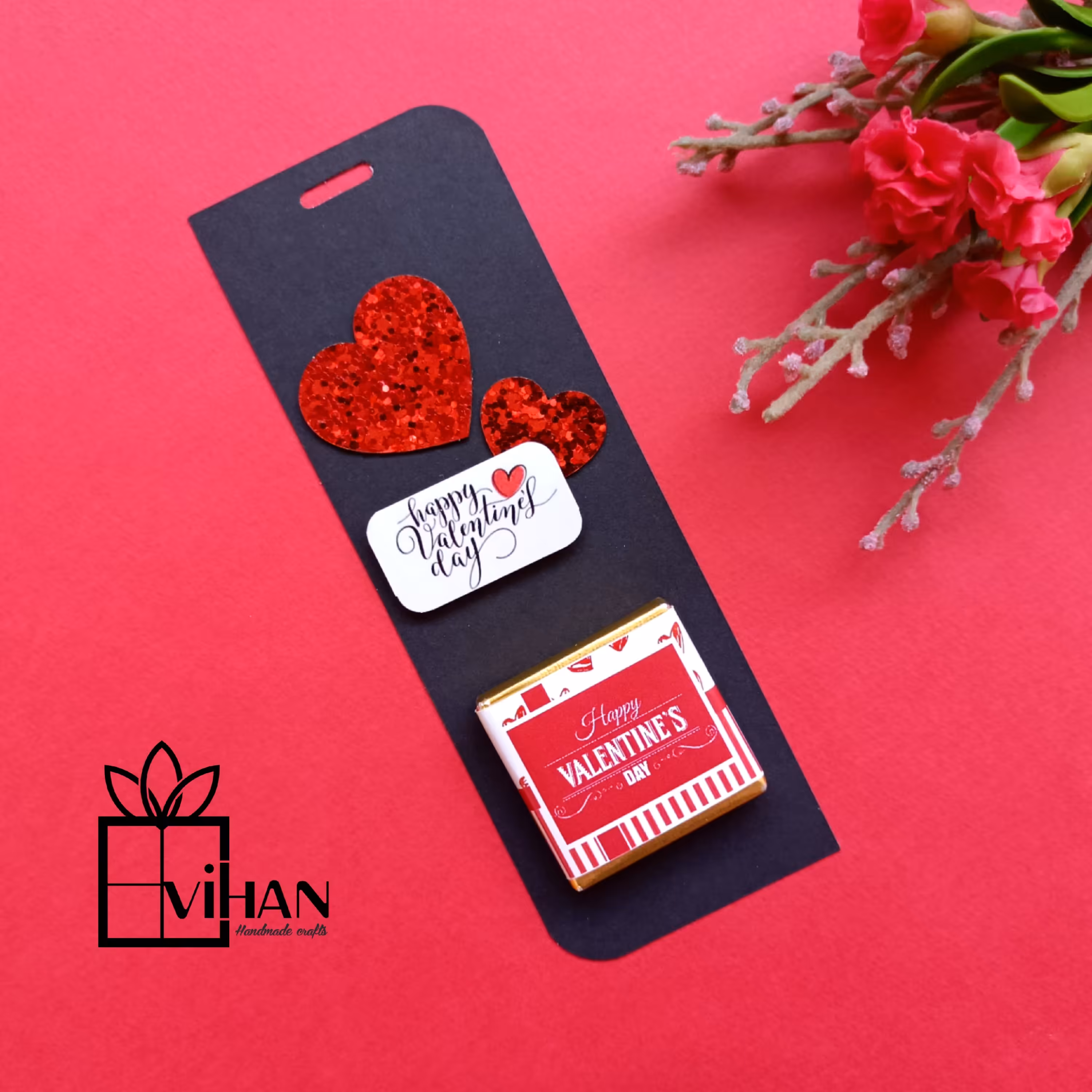 شکلات گیفت نصب شده بر روی تگ تزئین شده با تم ولنتاین 6