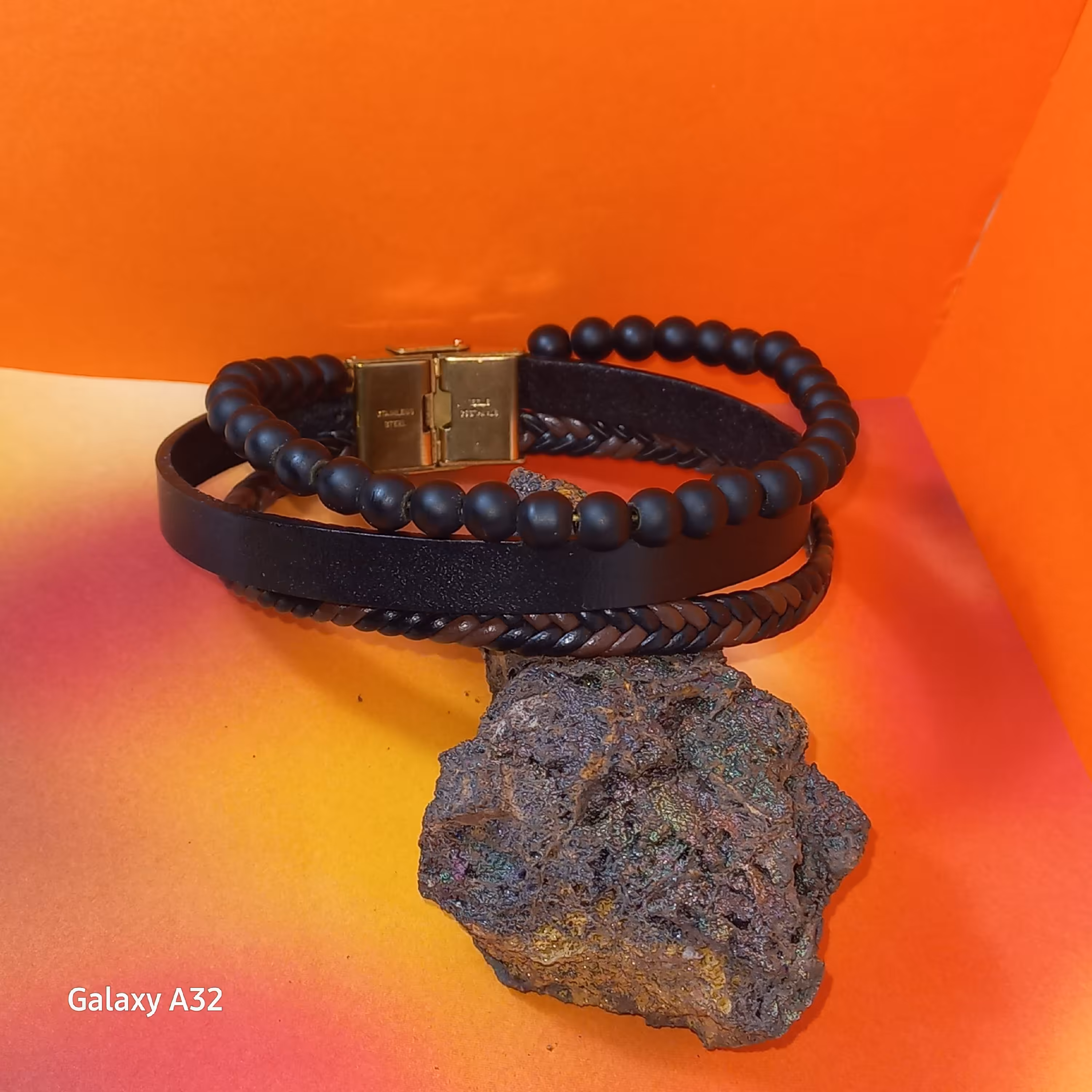 دستبند چرم همراه با سنگ اونیکس