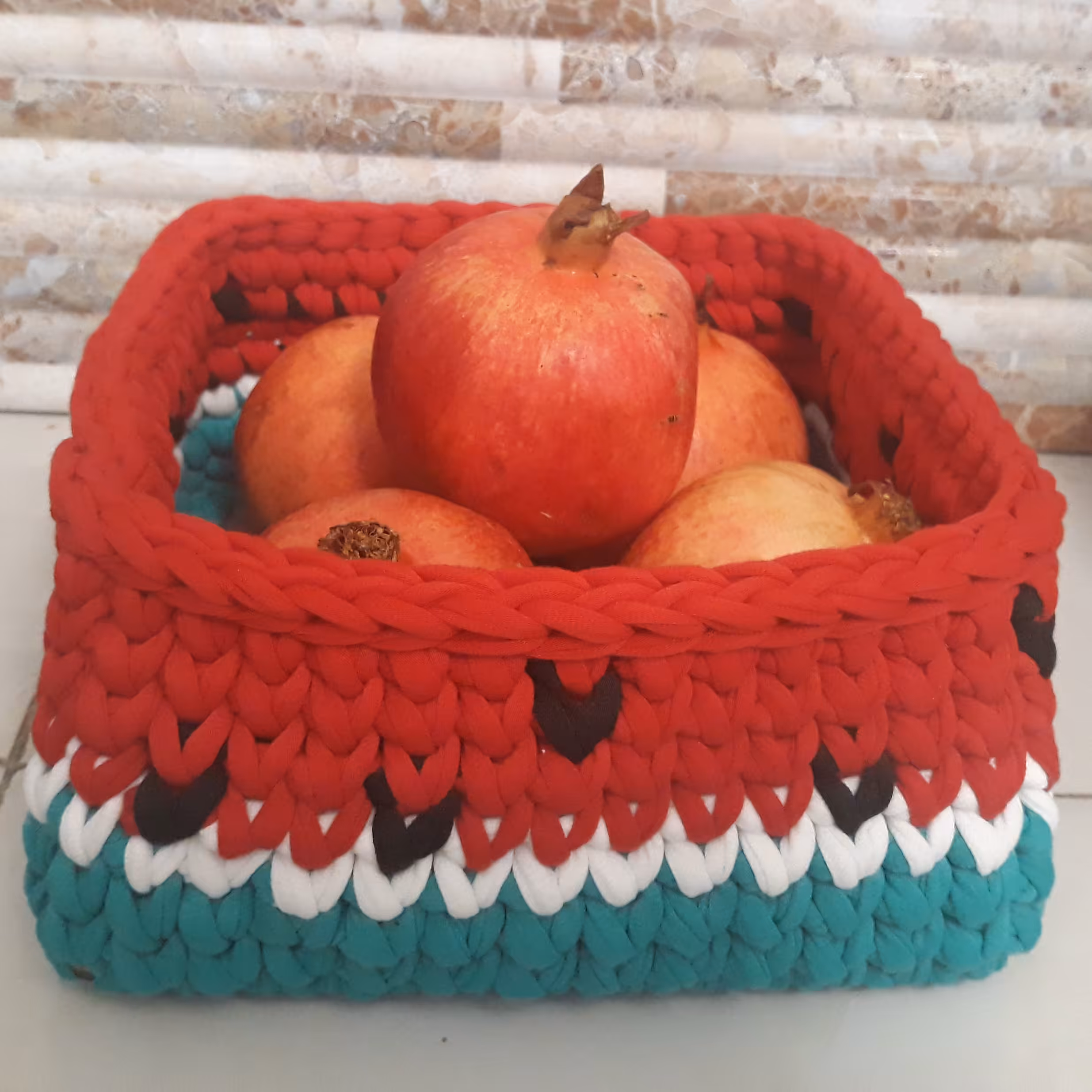 سبد با تم یلدا