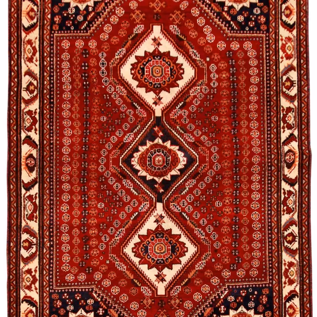 فرش دستباف شیراز طرح 3 ترنج  رنگ زمینه لاکی رنگ حاشیه کرم