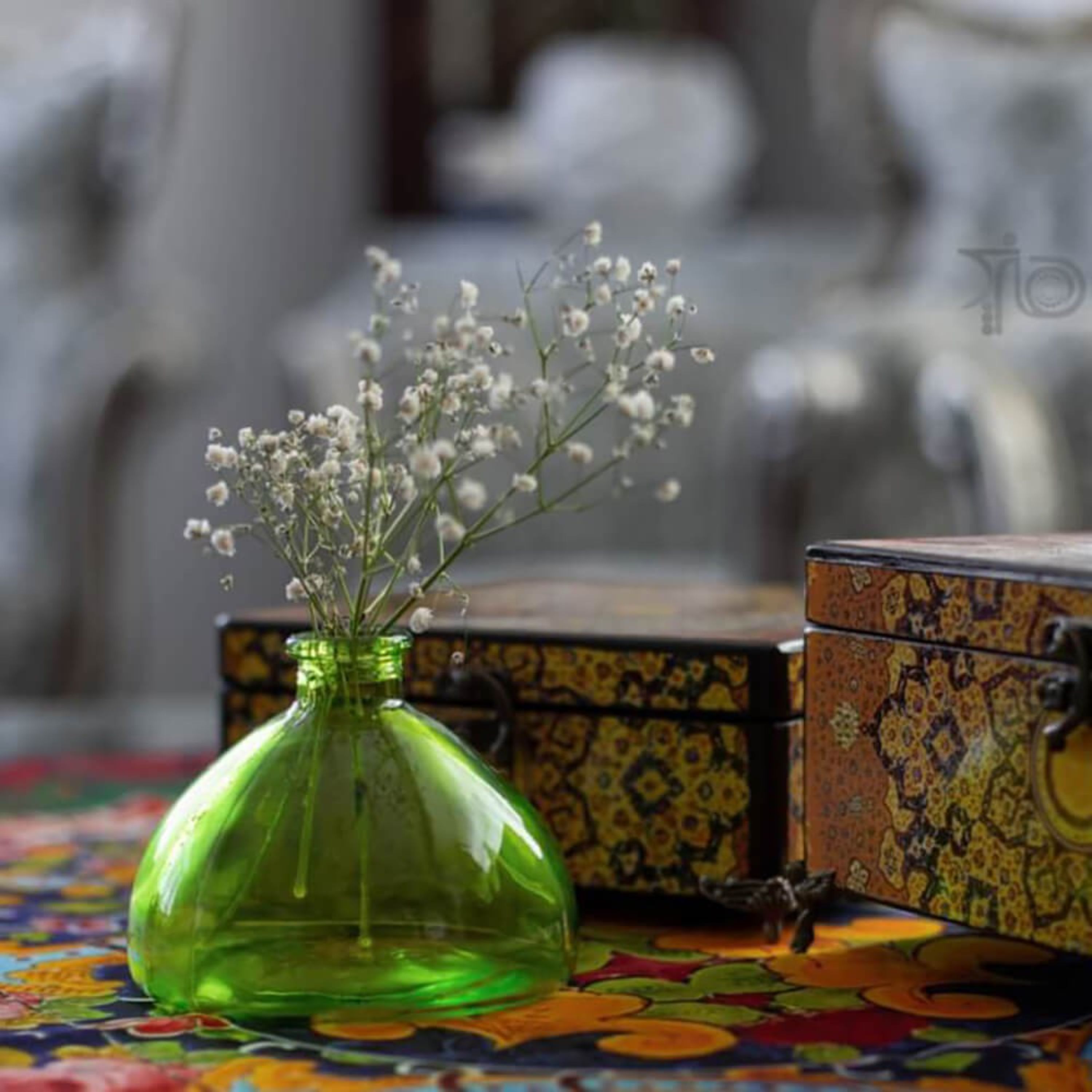 گلدان شیشه ای قرمز طرح ریما