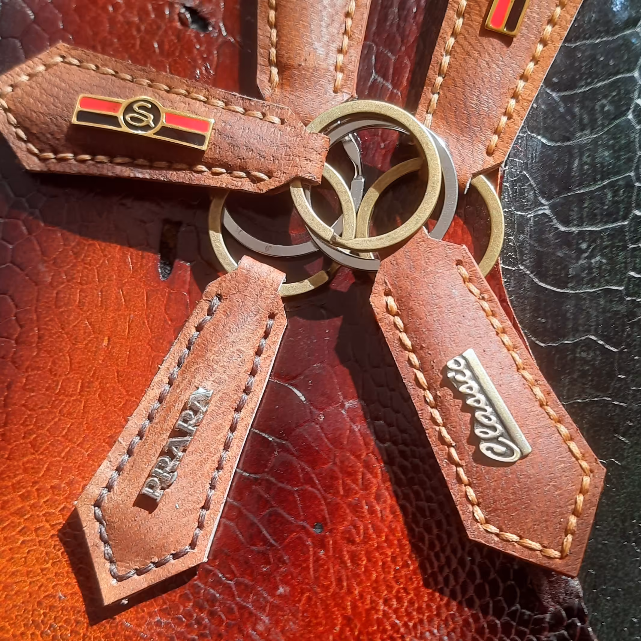 جاسوییچی و جاکلیدی چرم دست دوز