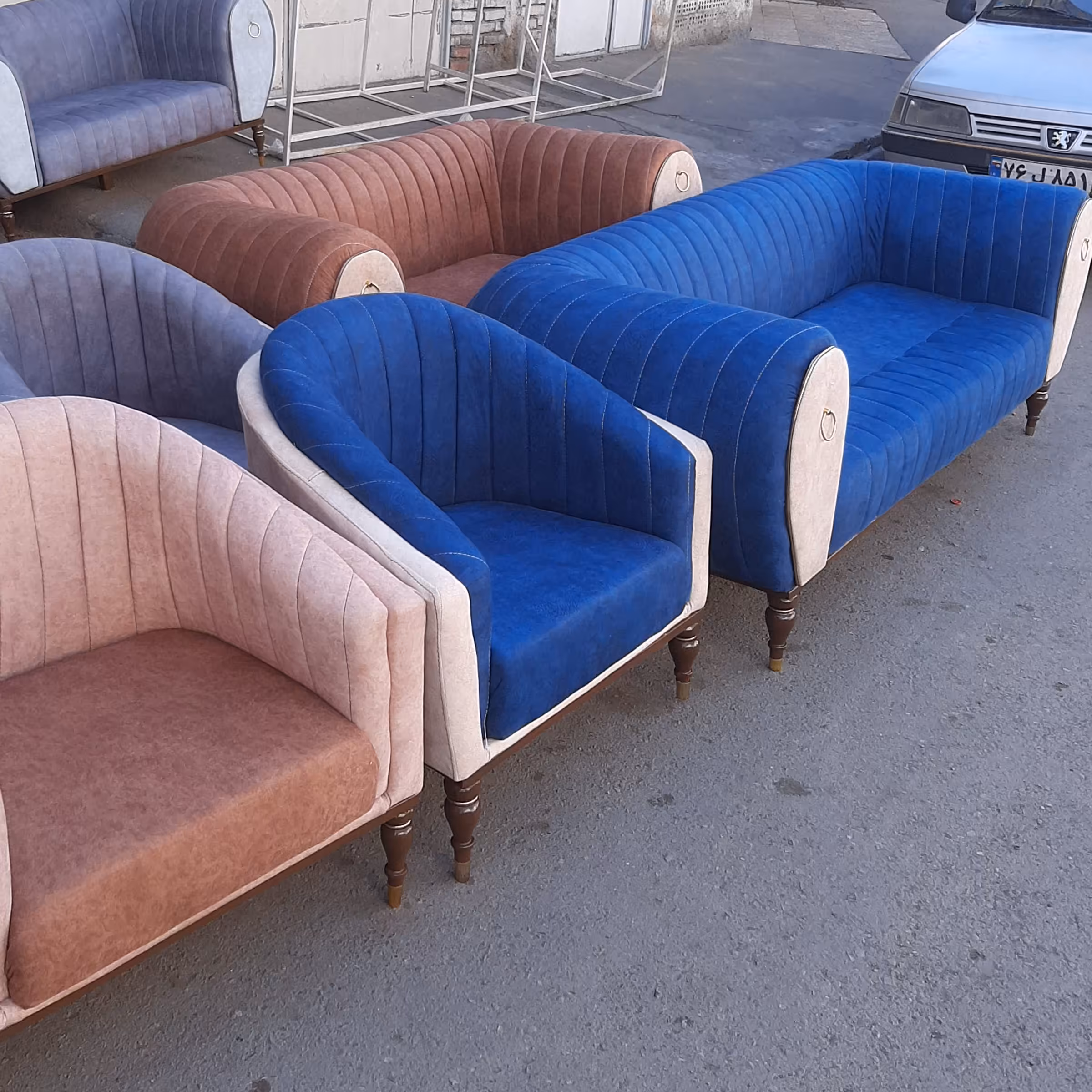 مبل چستر یونانی