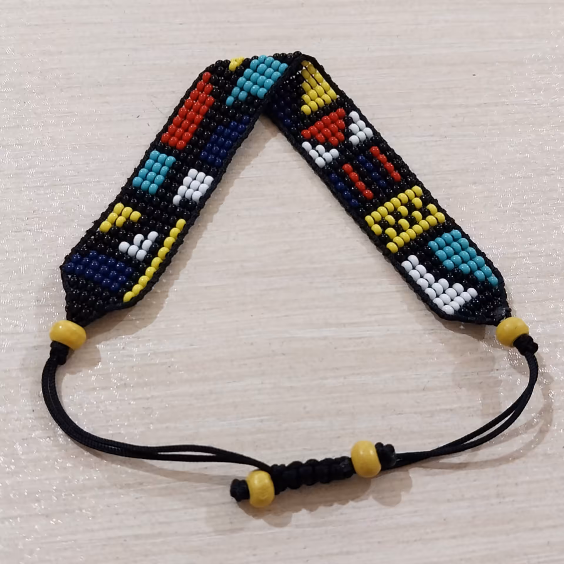 دستبند هندسی 