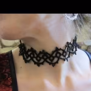 گردنبند گیپوری بافته شده با نخ درجه یک