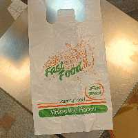 نایلکس چاپی دسته رکابی فست فود  سایز 45 در 55 بسته 25 کیلویی  200 عدد در هرکیلو  ارسال به شهرستان بصورت پس کرایه