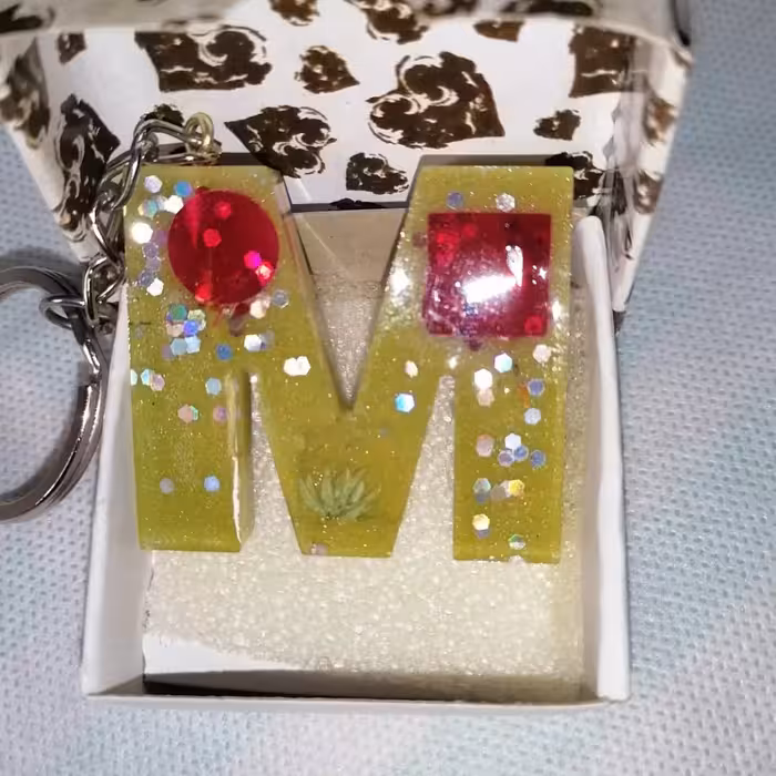 جاکلیدی رزینی نیمه شفاف اکلیلی به رنگ ماشی