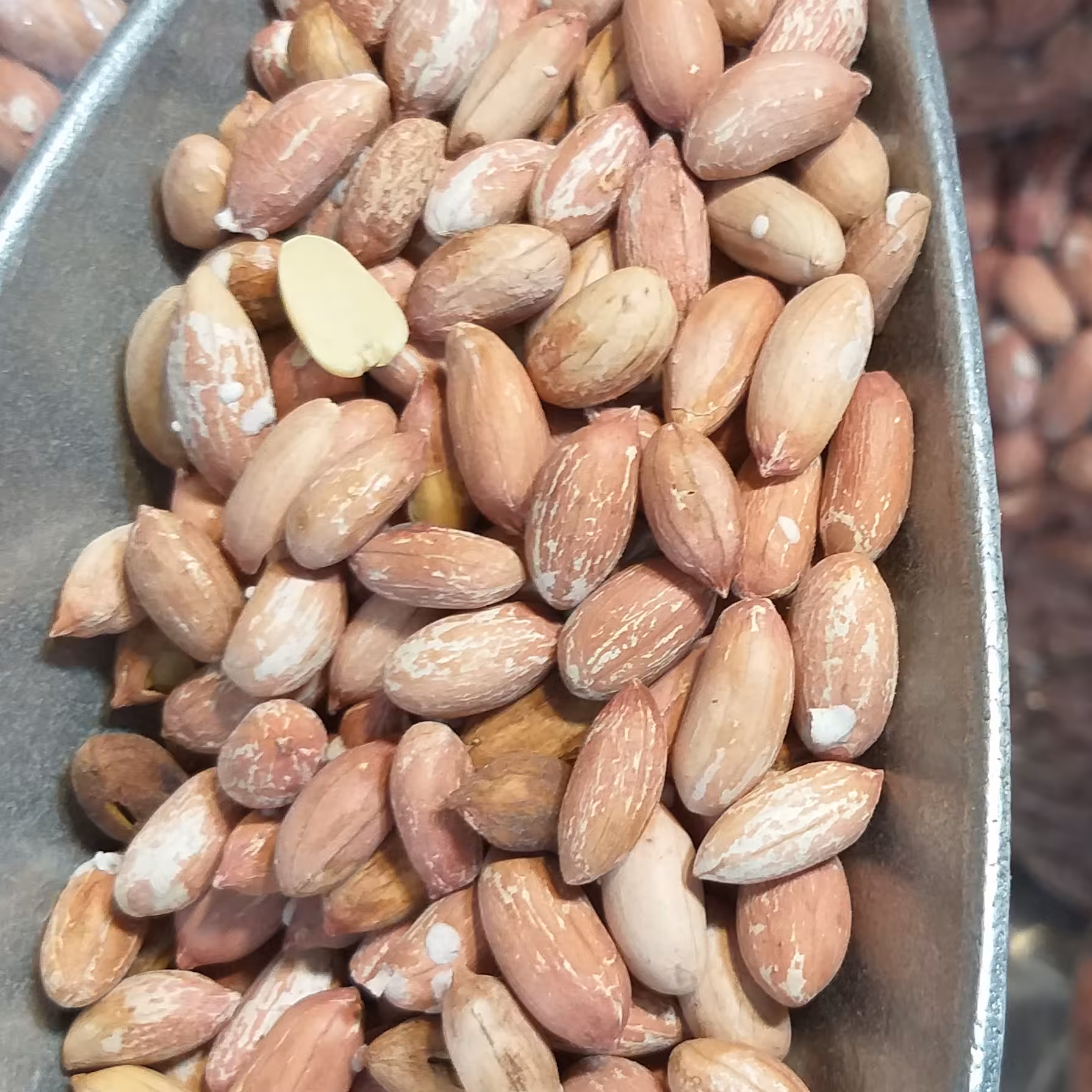 بادام زمینی ریز 2 کیلویی کیفیت عالی تازه ارسال رایگان آستانه اشرفیه