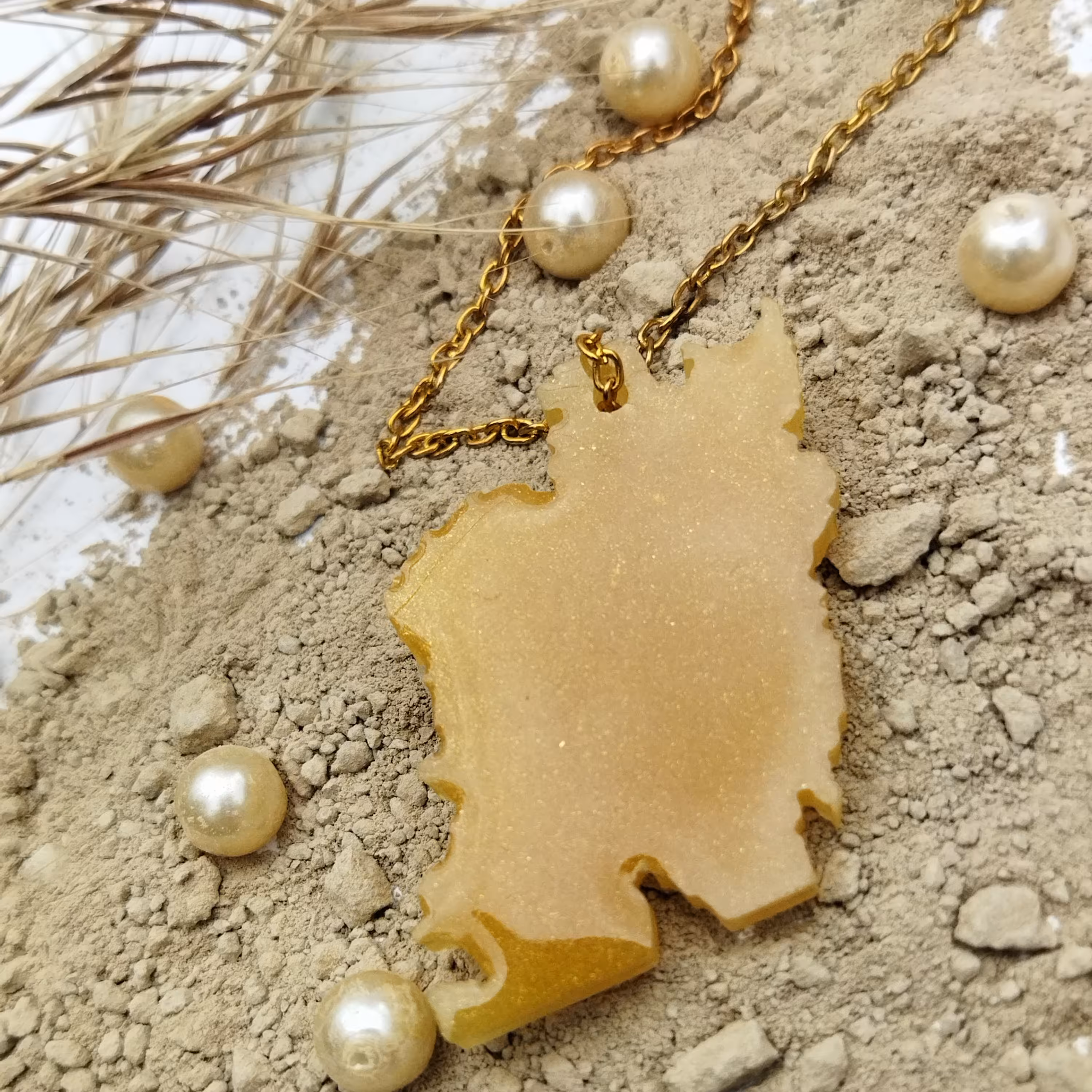 گردنبند مدل نقشه ایران رزینی