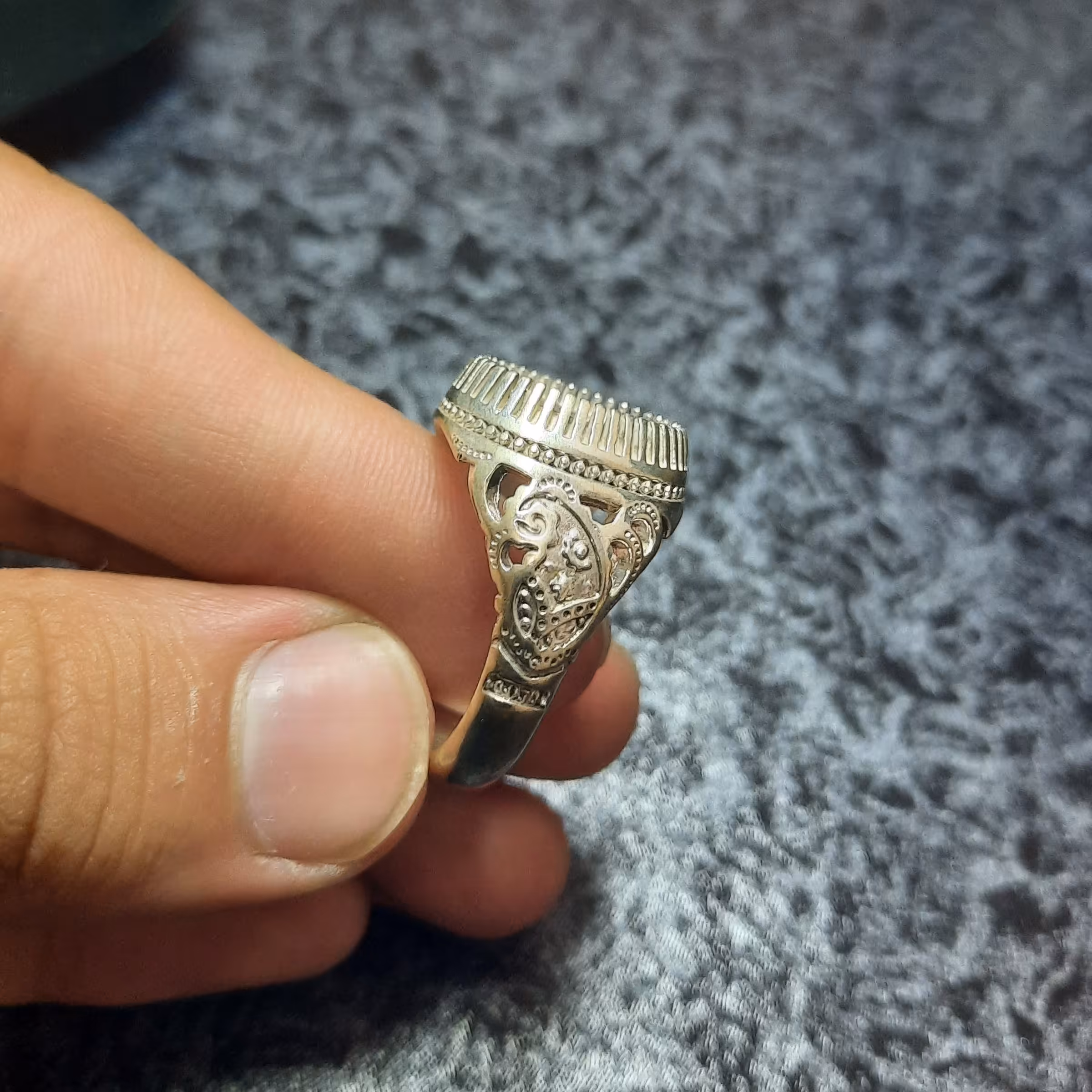 انگشتر سیلندری ماشینی فیلی طرح دار ارزان، شیک، سبک اما مقاوم 