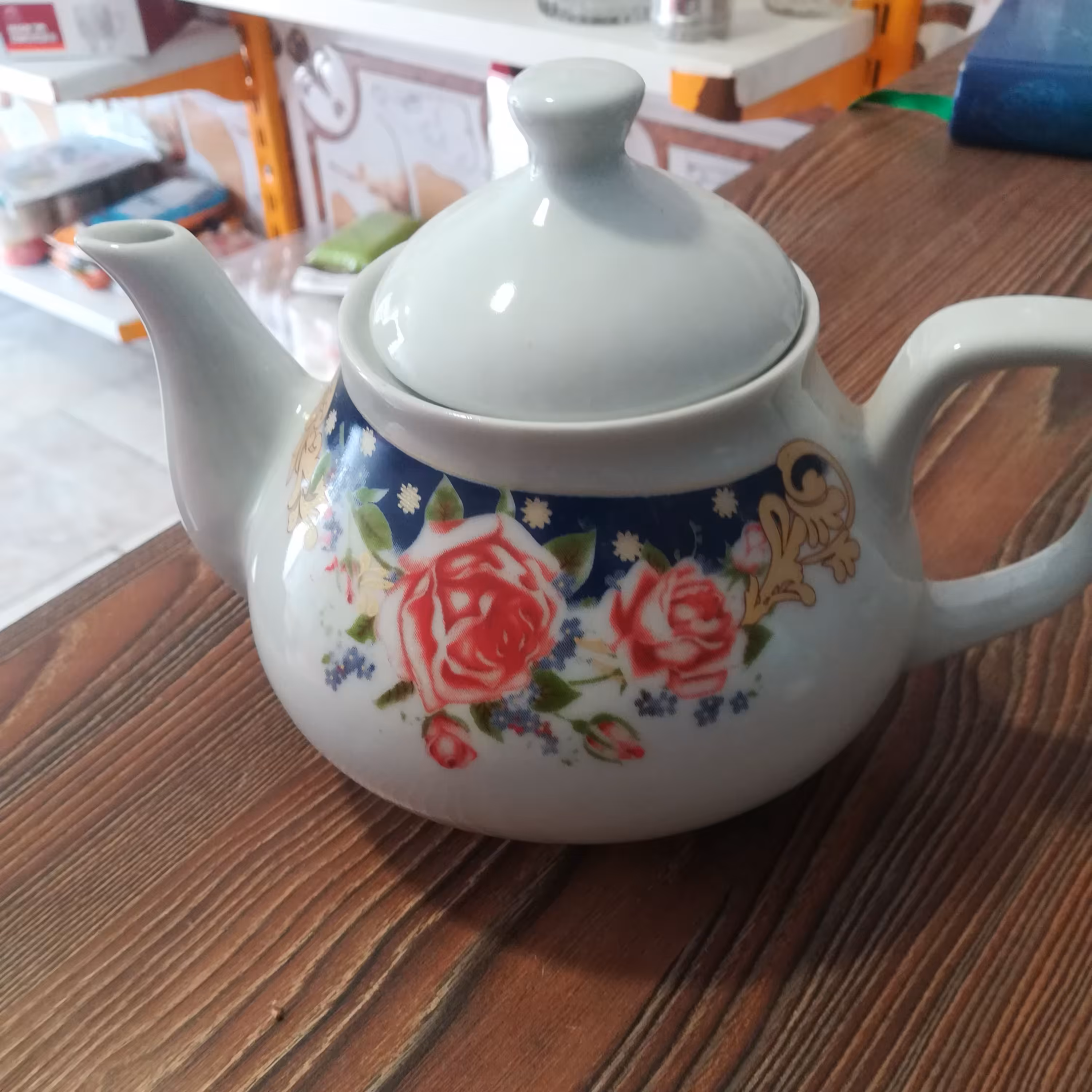 قوری رنگ قرمز 