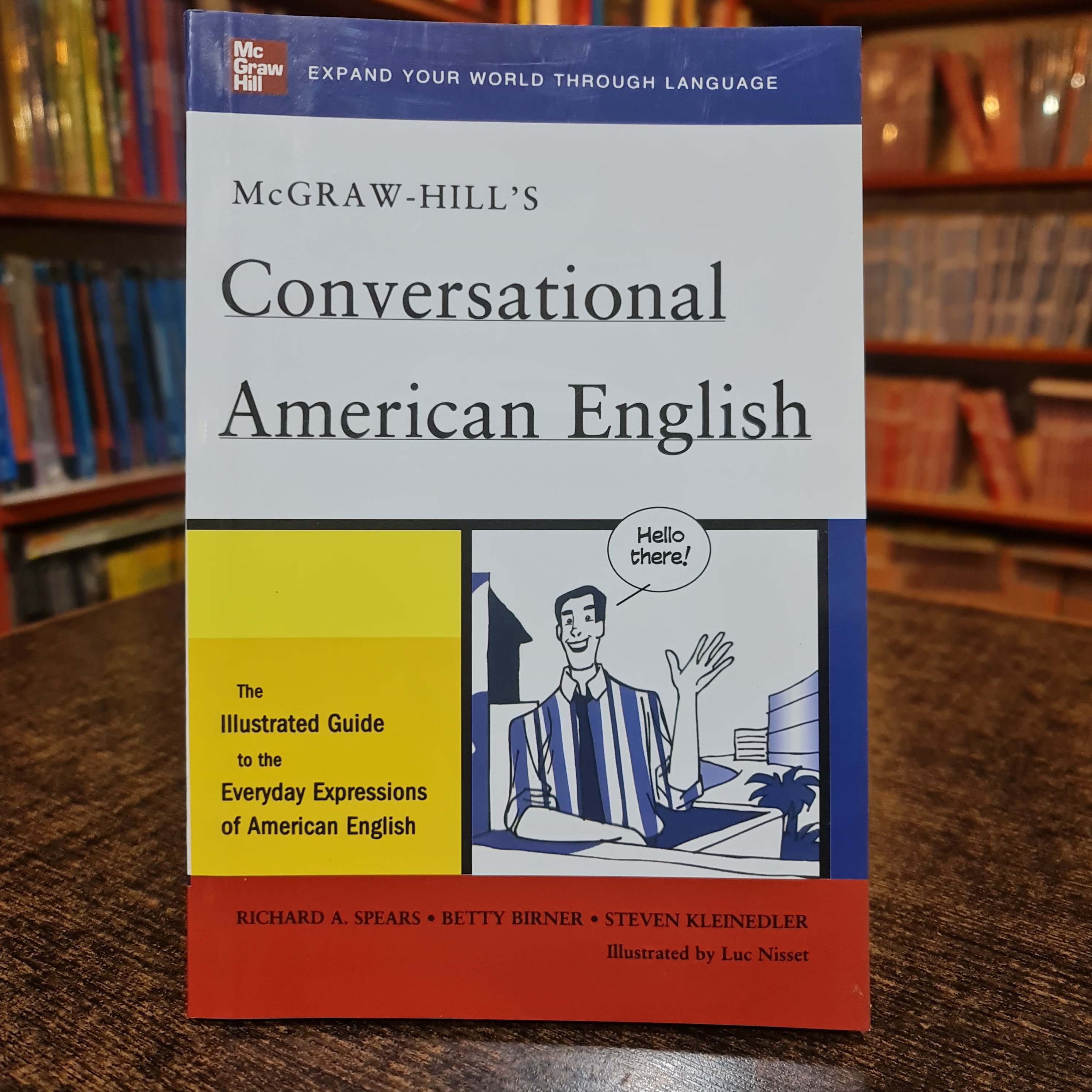 کتاب عبارات کوتاه رایج در مکالمه آمریکایی conversational American English