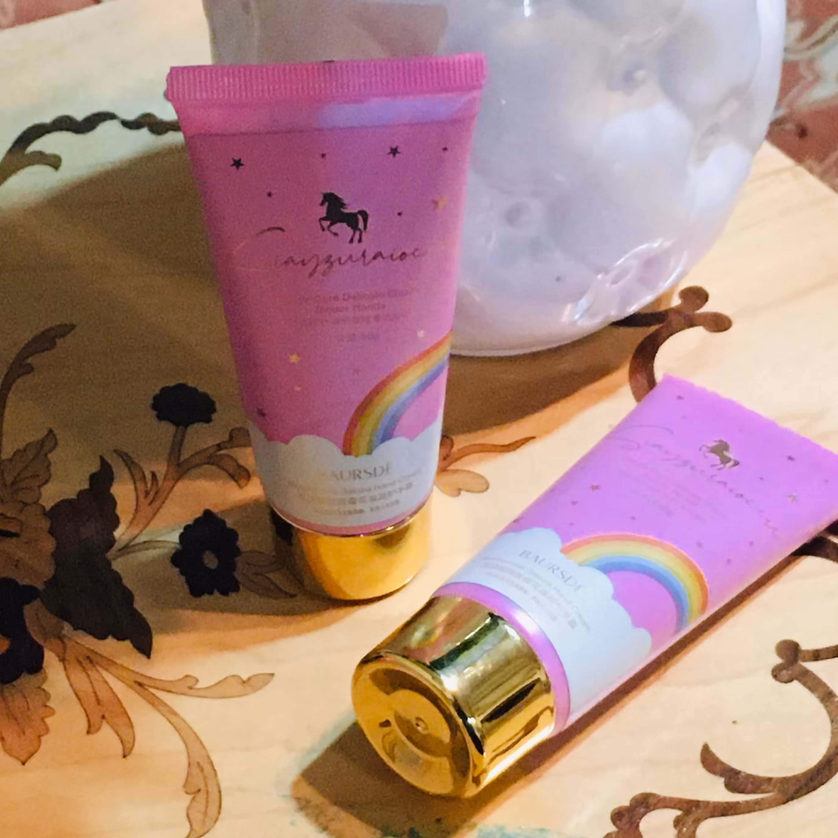 کرم مرطوب کننده و ابرسان یونیکورن  حاوی هیالورونیک اسید 