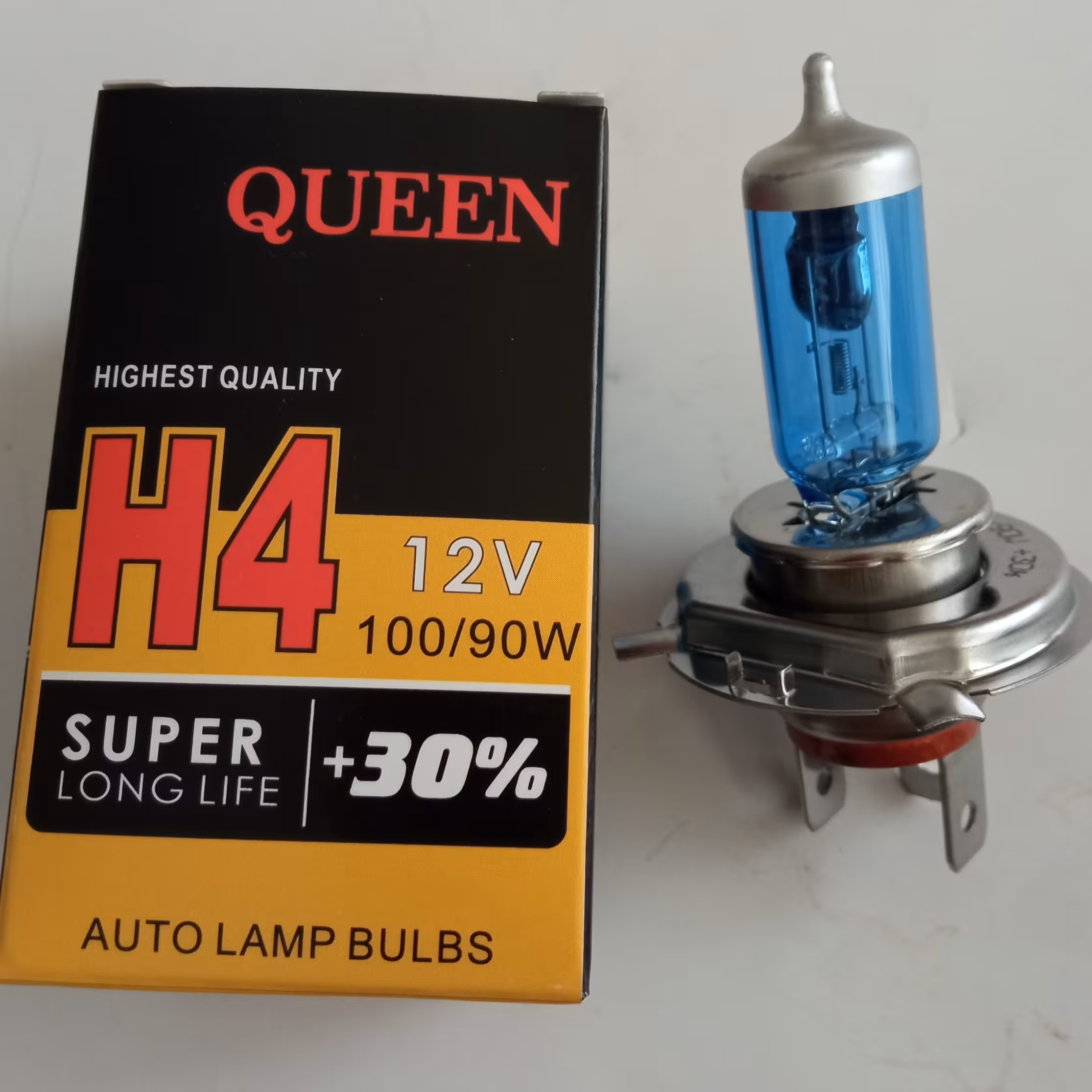 لامپ یخی 3خار  (پایه اچ4) ،ولتاژ کار12 ولت،100وات ،با 30 درصد نوردهی بیشتر،کیفیت  عالی. ویتکار