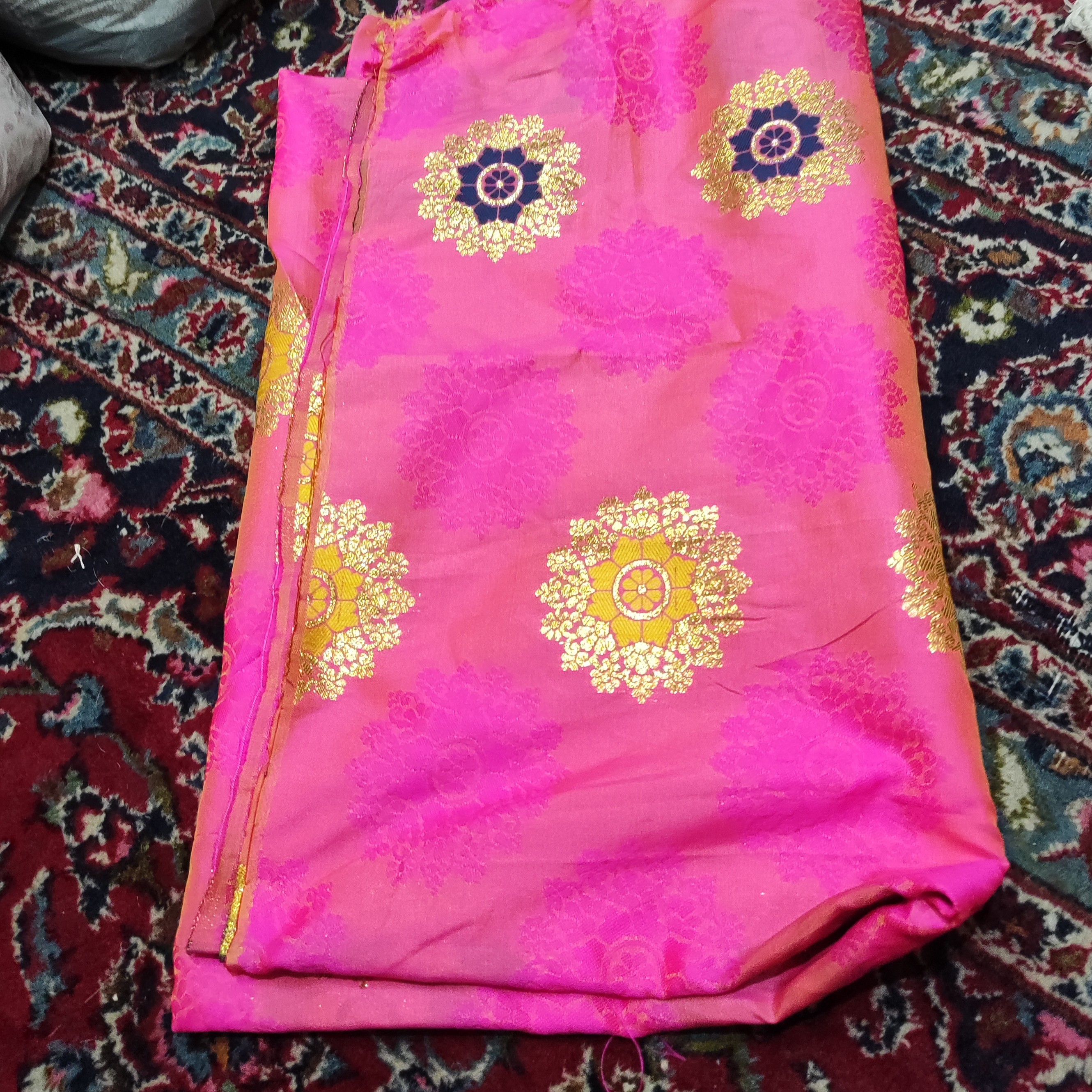 شال تافته هندی طلاکوب اعلا رنگ صورتی و سرخابی
