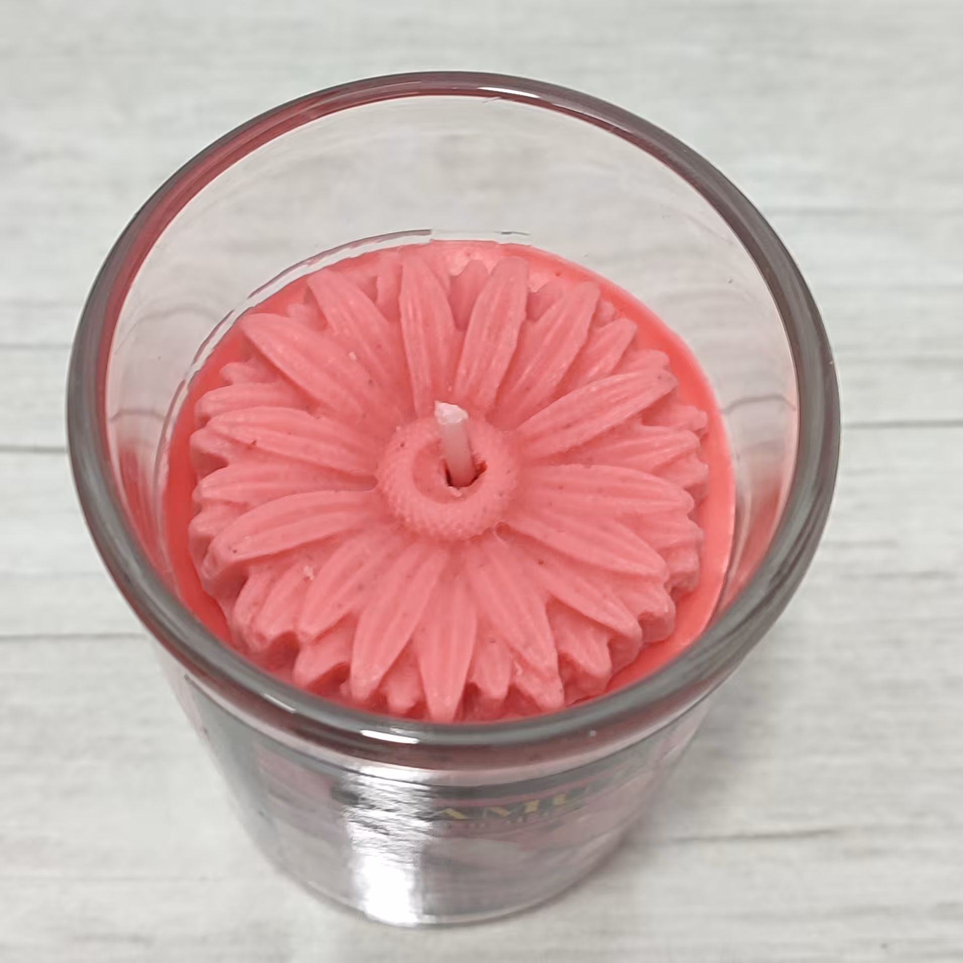 شمع عطری با رایحه ادامس