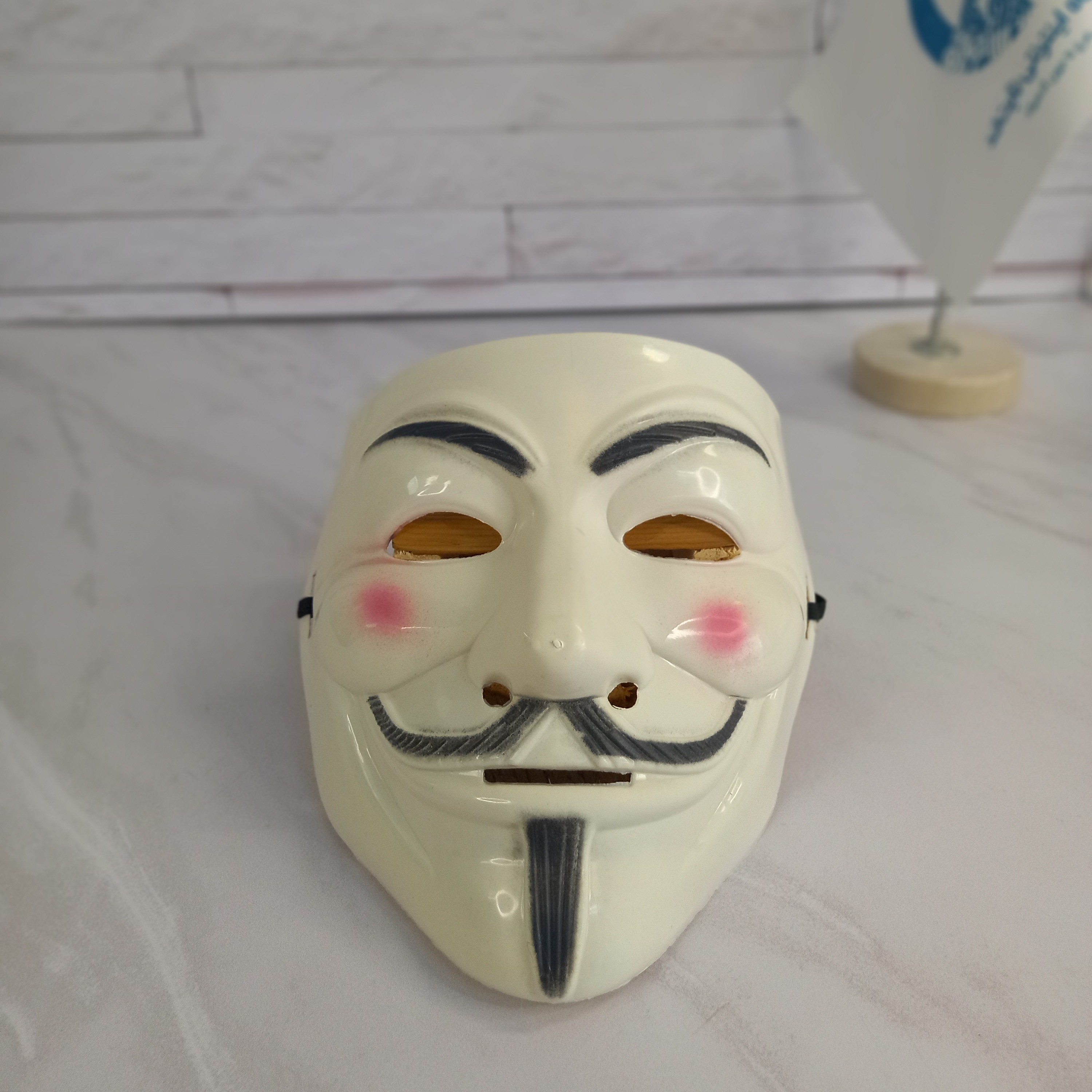 ماسک ایفای نقش مدل وندتا