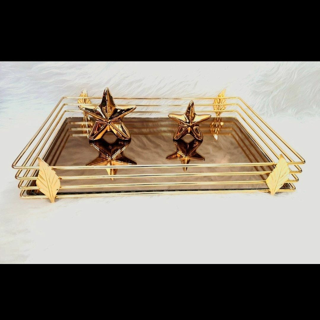 سینی آینه ی نرگس مستطیل
طلائی و نقره ی
تک جعبه
کد مختاری با ارسال رایگان