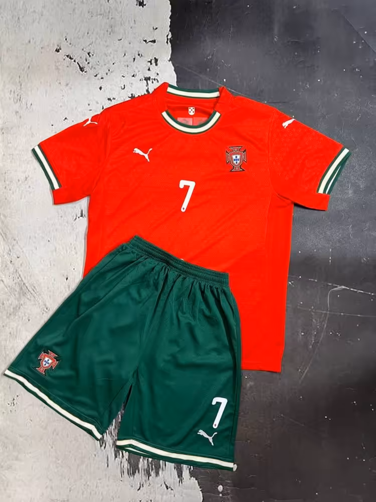 کیت اول بچه گانه پرتغال 2025 (چاپ رونالدو)