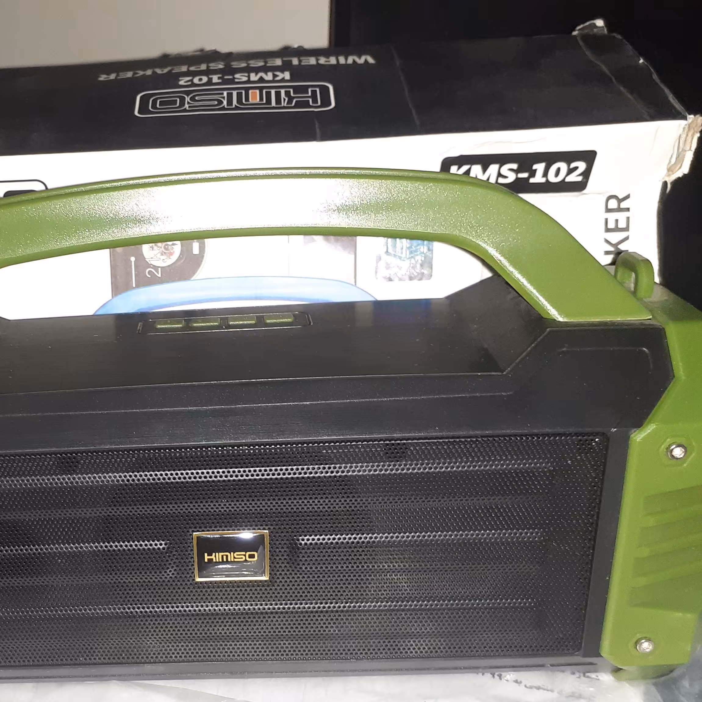 اسپیکر بلوتوثی KIMISO مدل KMS-102
فلش و رم خور
و  ورودی AUX