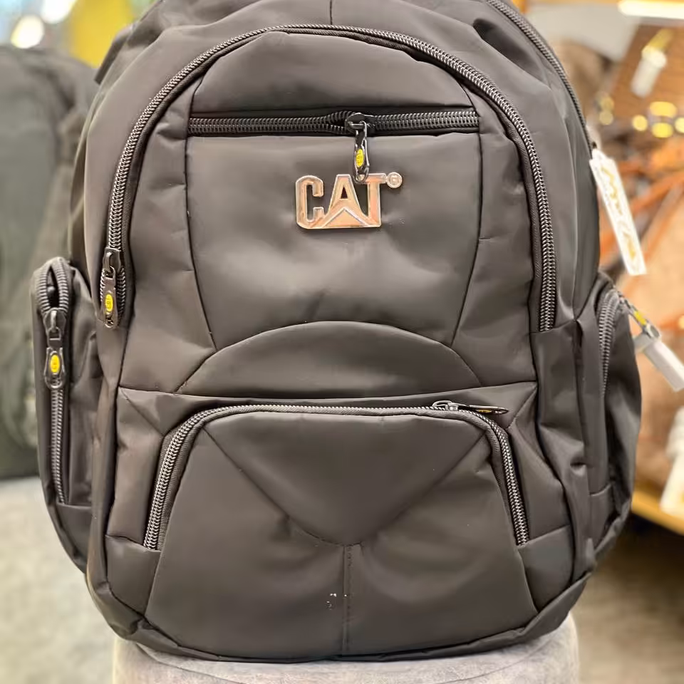 کوله پشتی برندمحبوب کت جنس درجه یک فقط رنگ مشکی ارسال رایگان 