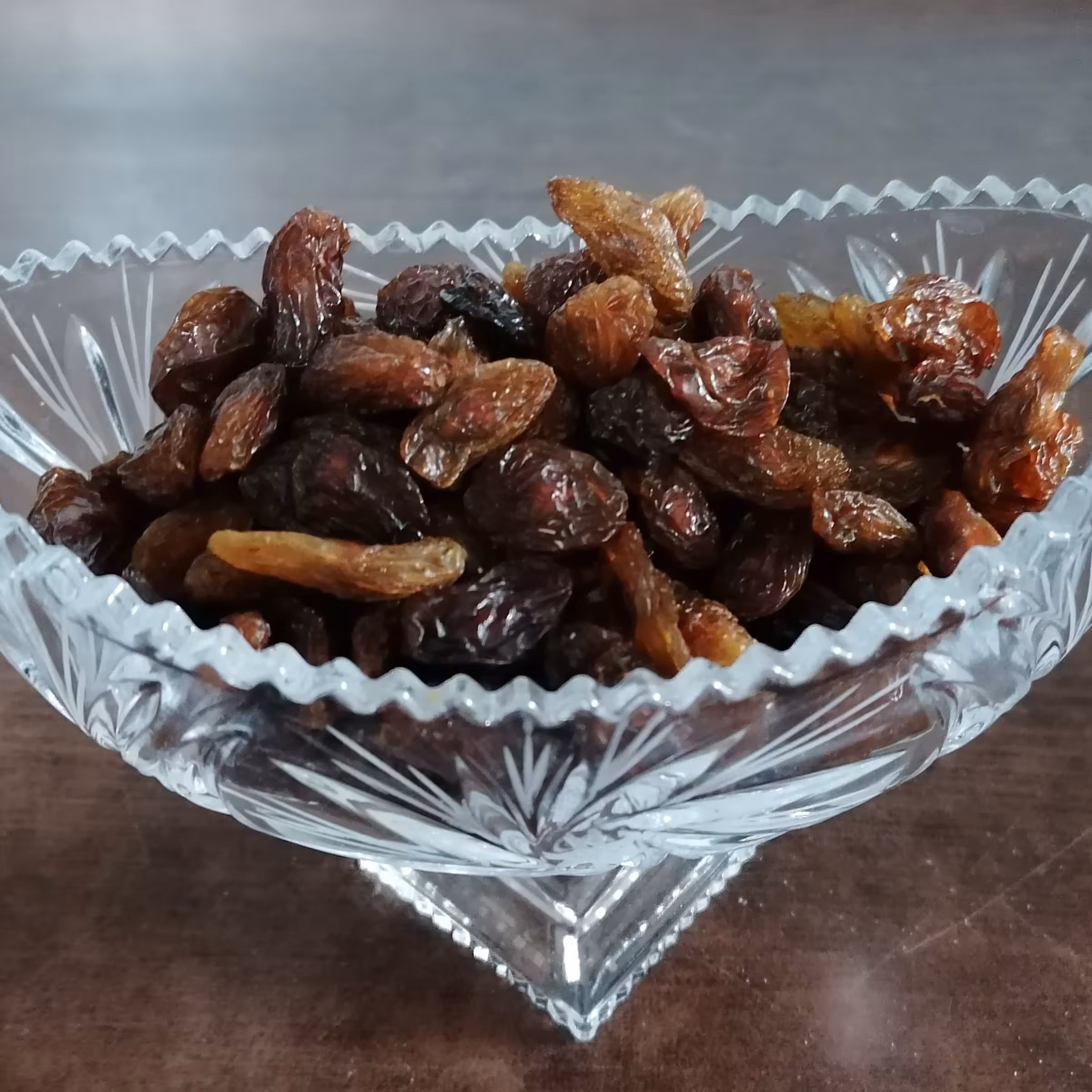 مویز هسته دار درشت و گوشتی (300 گرمی)