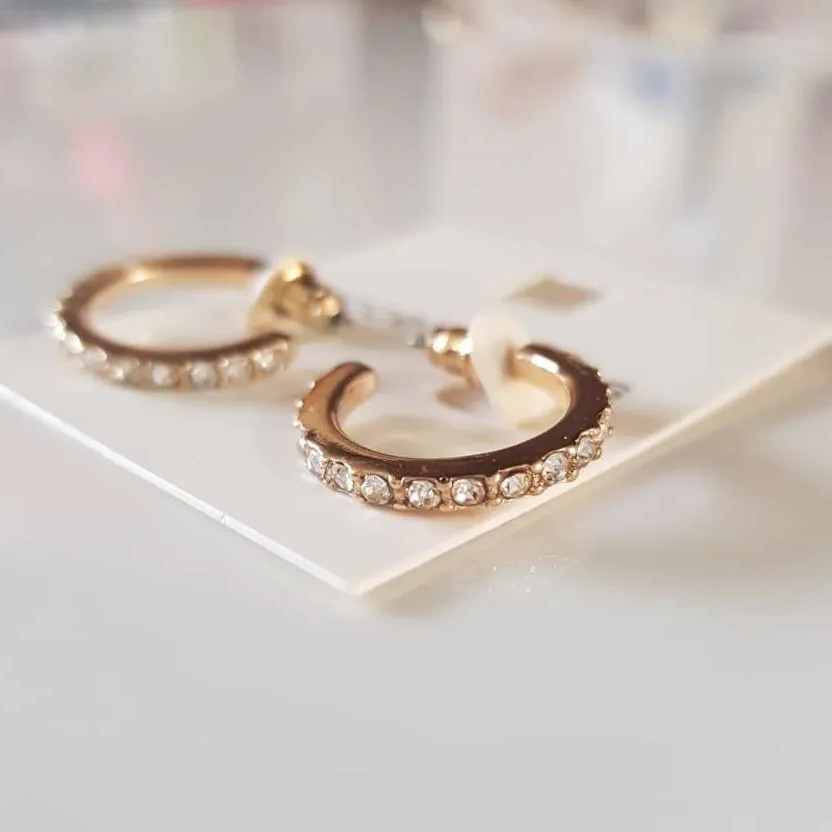 گوشواره حلقه ای زنانه وارداتی بدون حساسیت گوشواره دخترانه بدلیجات اکسسوری زنانه