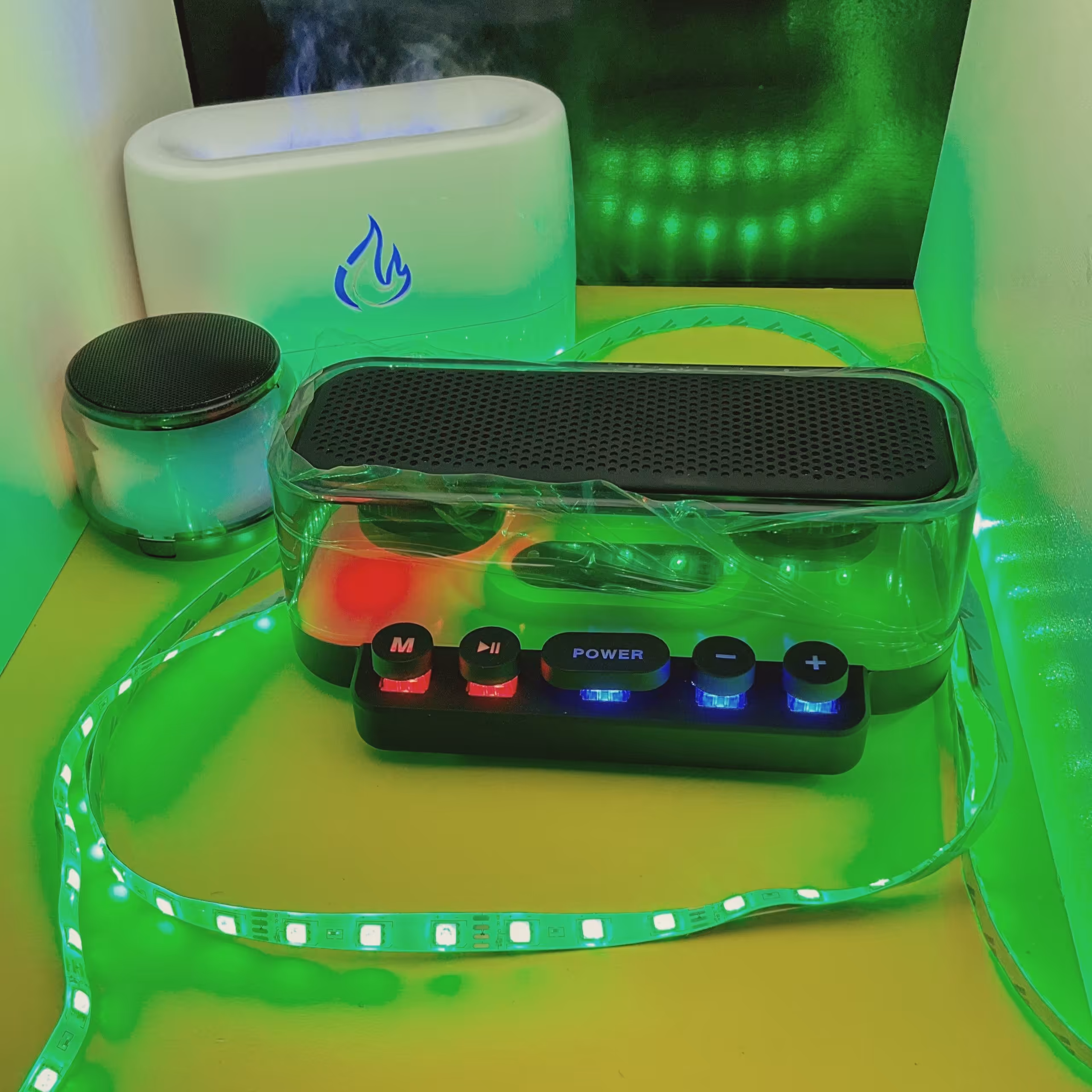 اسپیکر  z6   قابل حمل کاملا ارجینال دارایه بلوتوث 