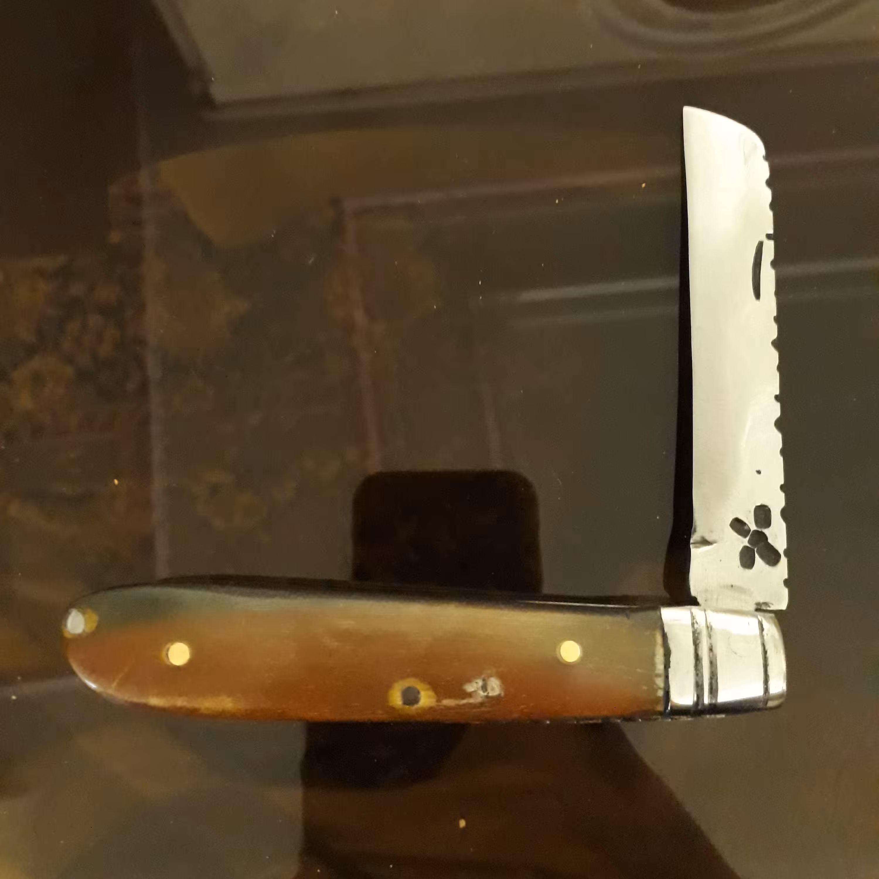 قلمتراش مخصوص خوشنویسی و خطاطی  با دسته شاخ