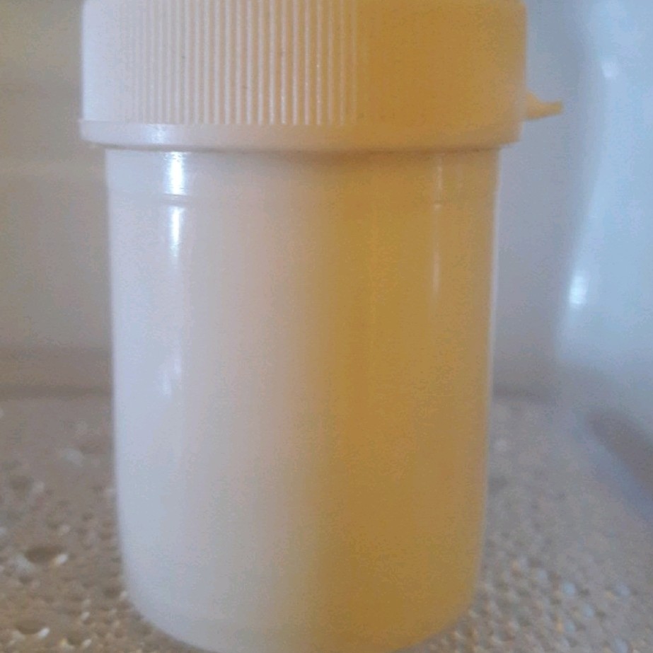 ژل رویال اصل اصل 10 گرمی ارسال فقط شیراز چون باید با یخ ارسال بشه