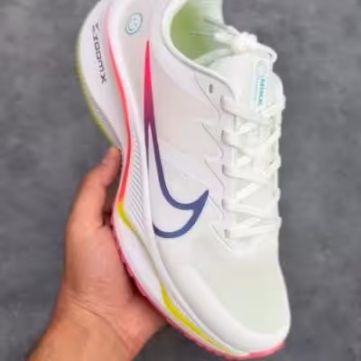 کتانی نایک زووم لبخند یه طراحی زیبا و جدید از نایکی