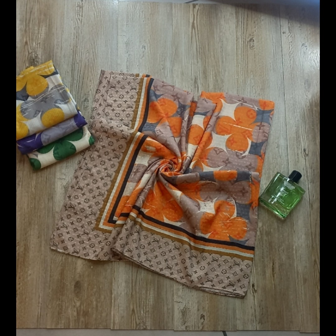 روسری نخی طرح ال وی