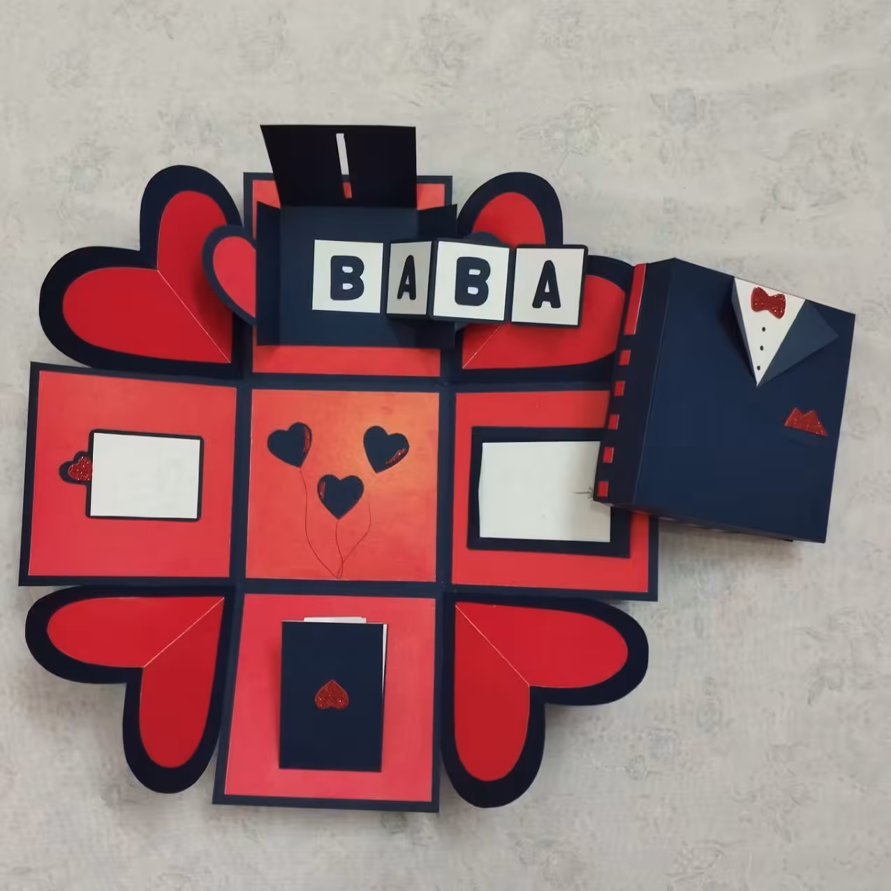 جعبه سورپرایز سایز  12 سرمه ای و قرمز براق