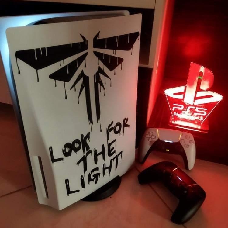 برچسب کنسول طرح the last of us