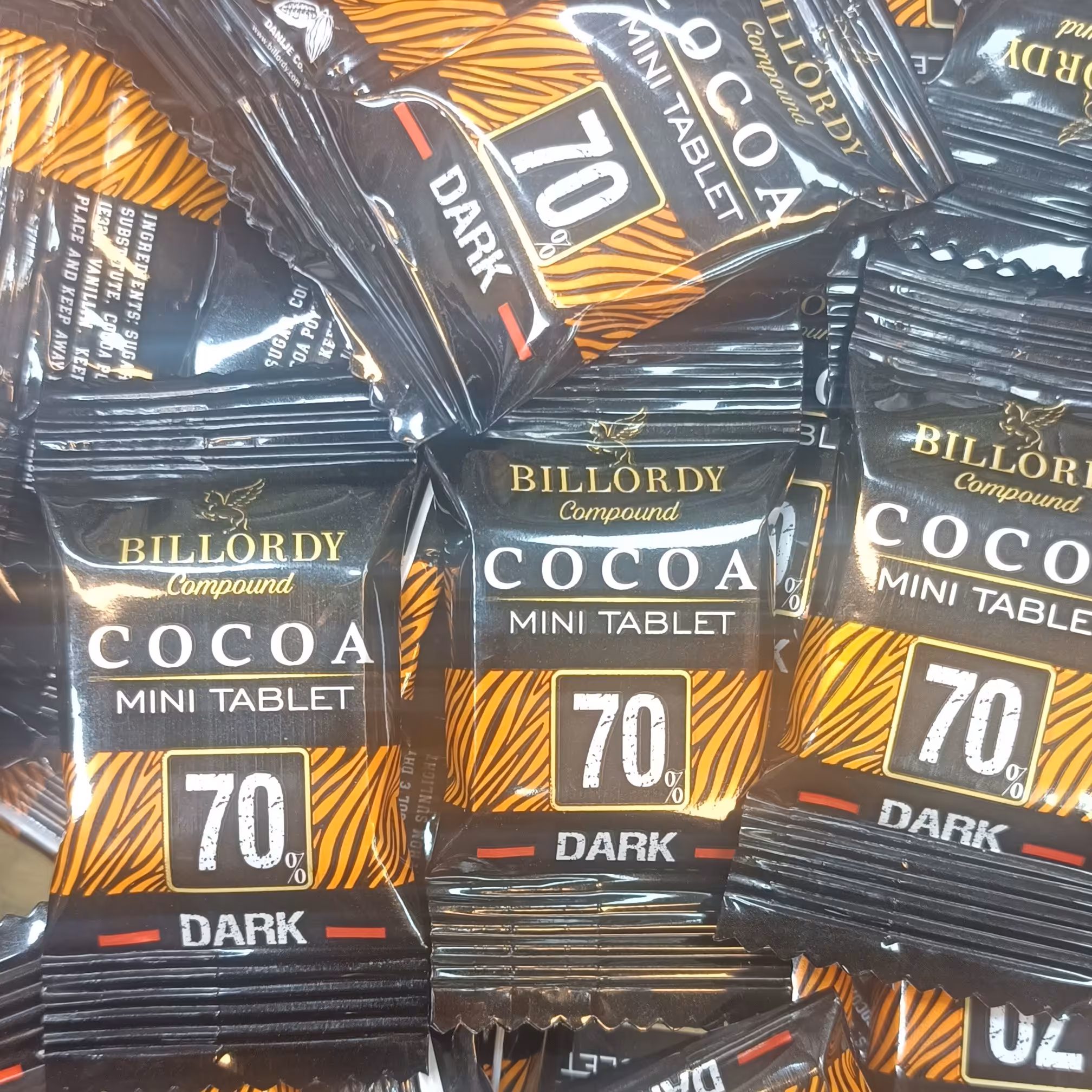 شکلات تلخ 70 درصد با کیفیت عالی بیلوردی کاکائو 500 گرمی آجیل و خشکبار مهران 