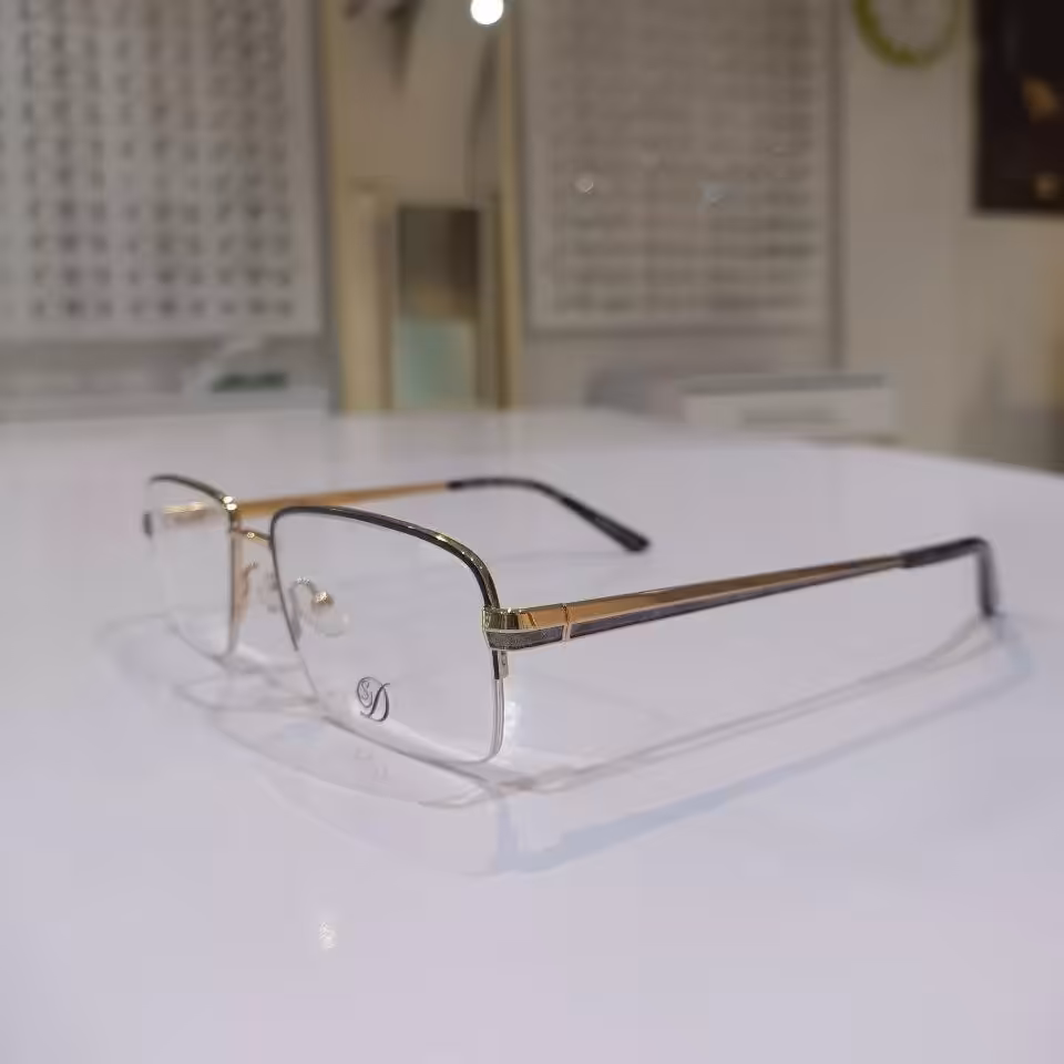 فرم عینک طبی فلزی نیم فرم طرح کلاسیک
