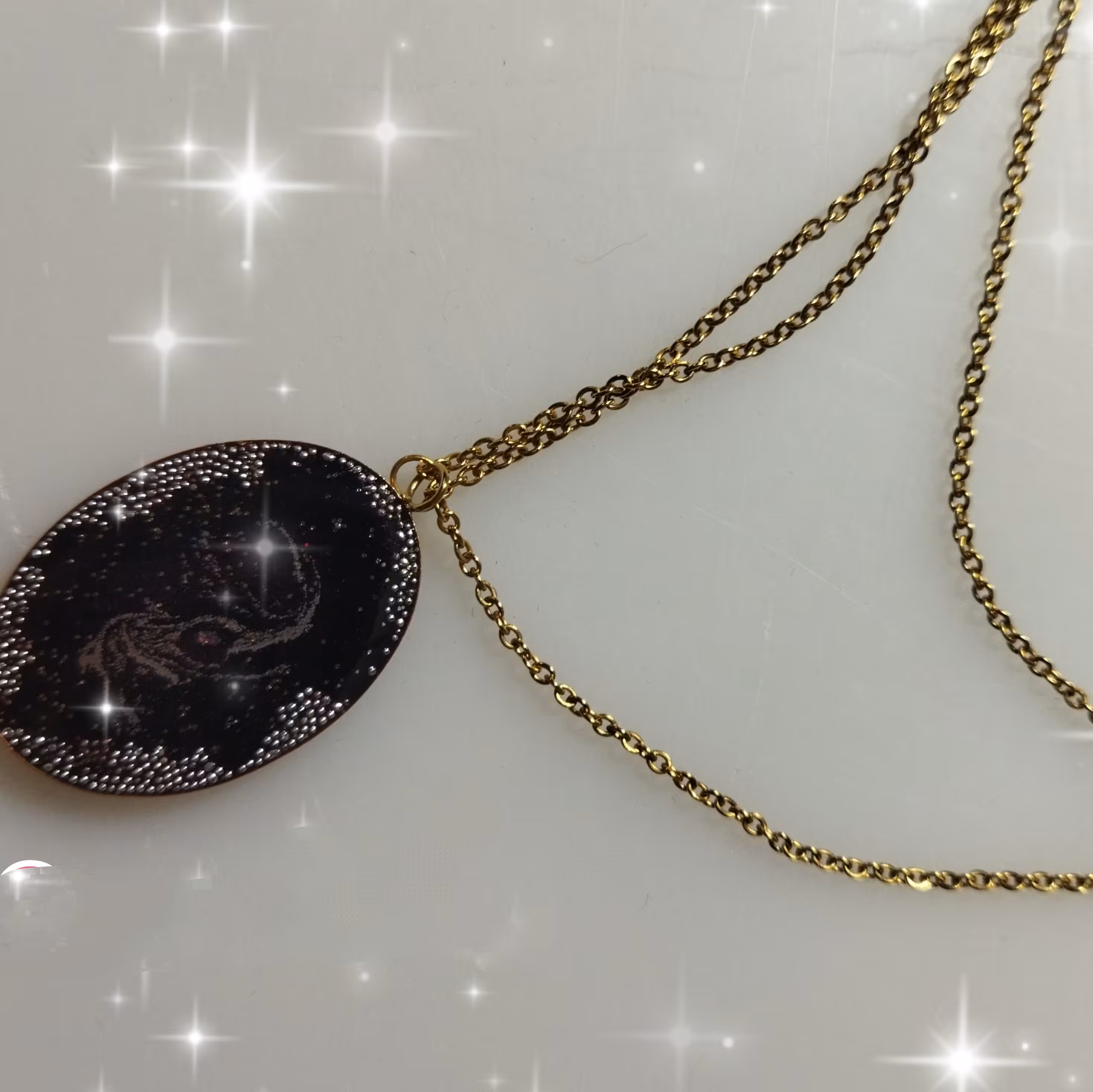 گردنبند مشکی رزینی