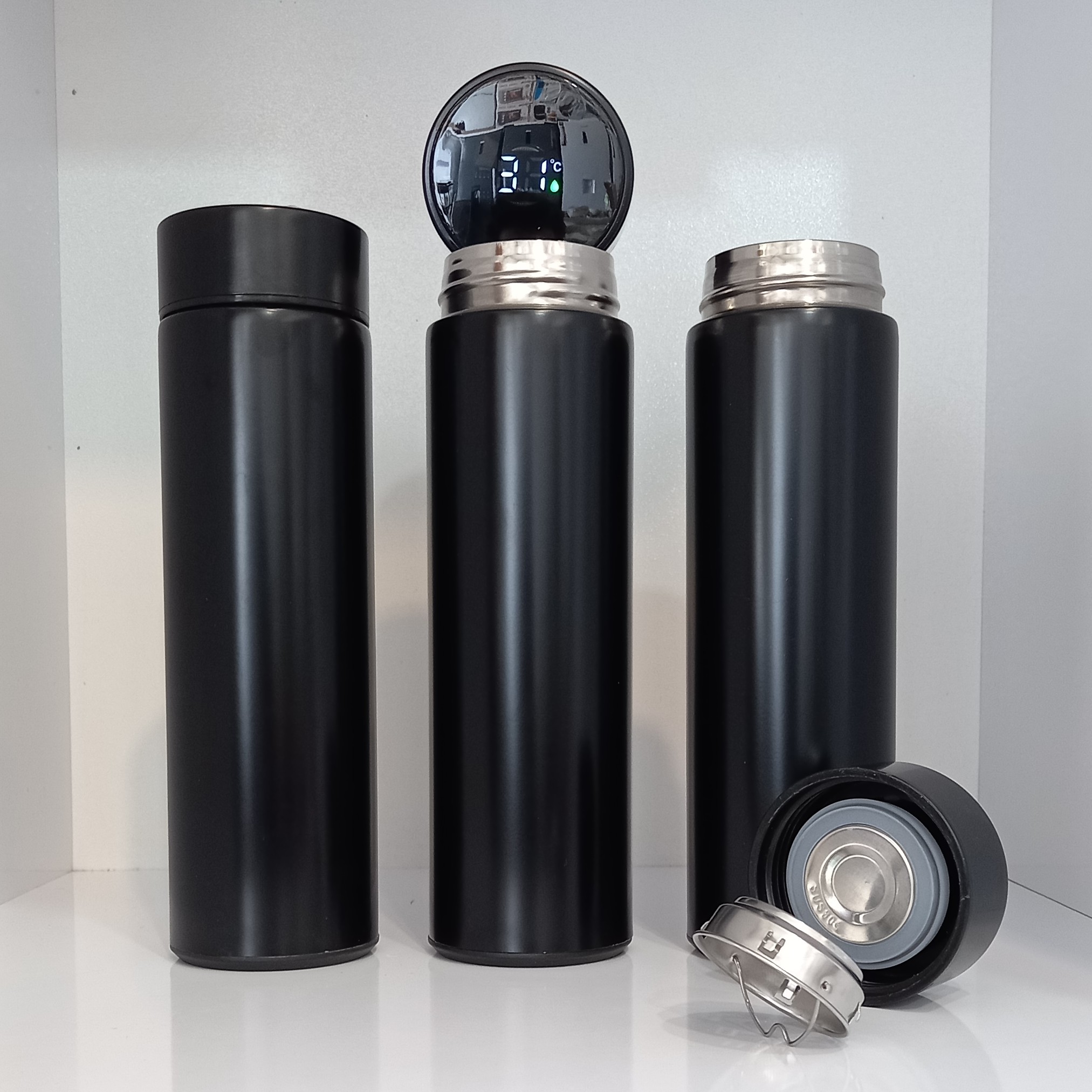 فلاسک دما سنج دار 500 میل استیل وکیوم خارجی . تراول ماگ .دمنوش ساز .فلاکس . قمقمه اب . نگهدارنده