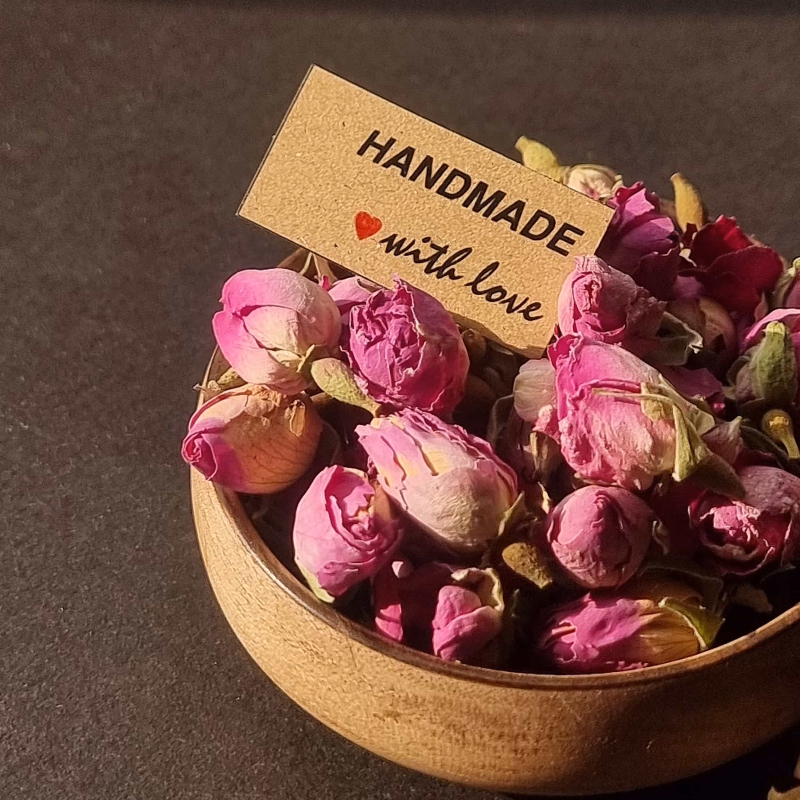 غنچه گل سرخ