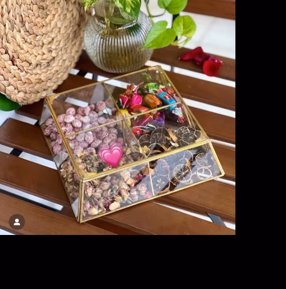 تیبگ درب دار چهارخانه طرح ذوزنقه رنگ طلایی 