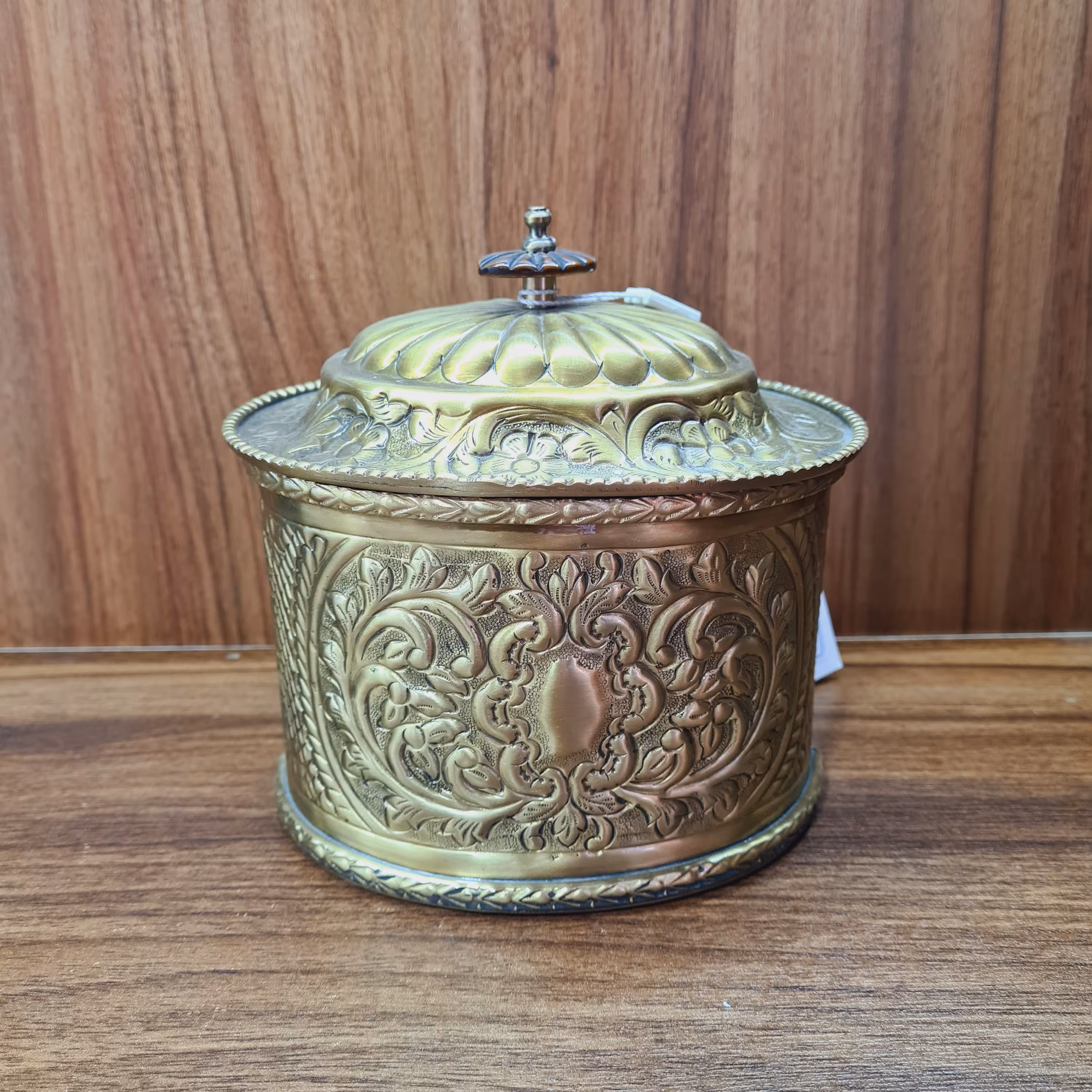 شکلات خوری تمام برنجی قلم کاری شده دست ساز هندوستان ، قندان ، شکلات خوری