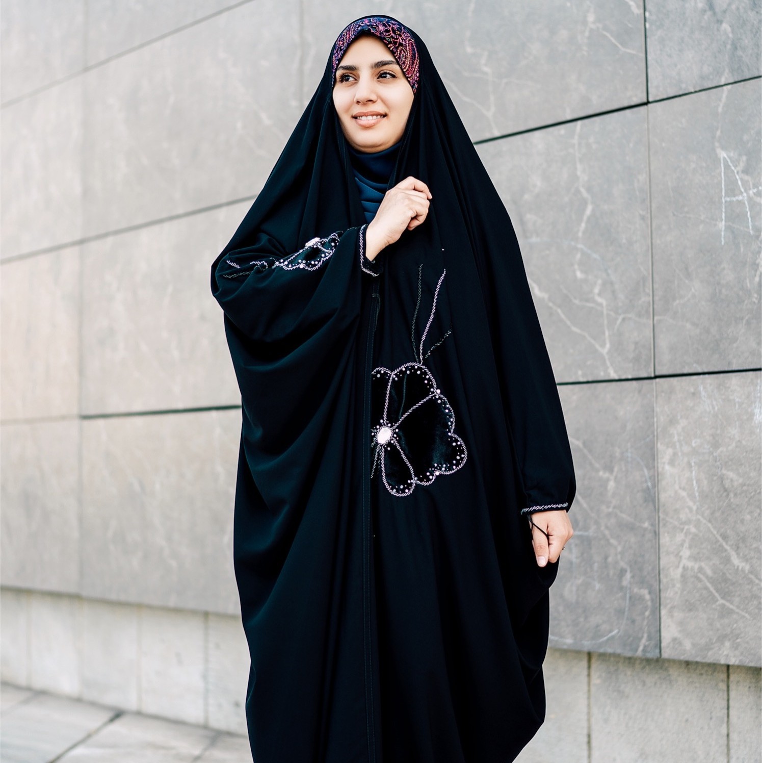 چادر جده عبایی طرح تیکه دوزی مخمل