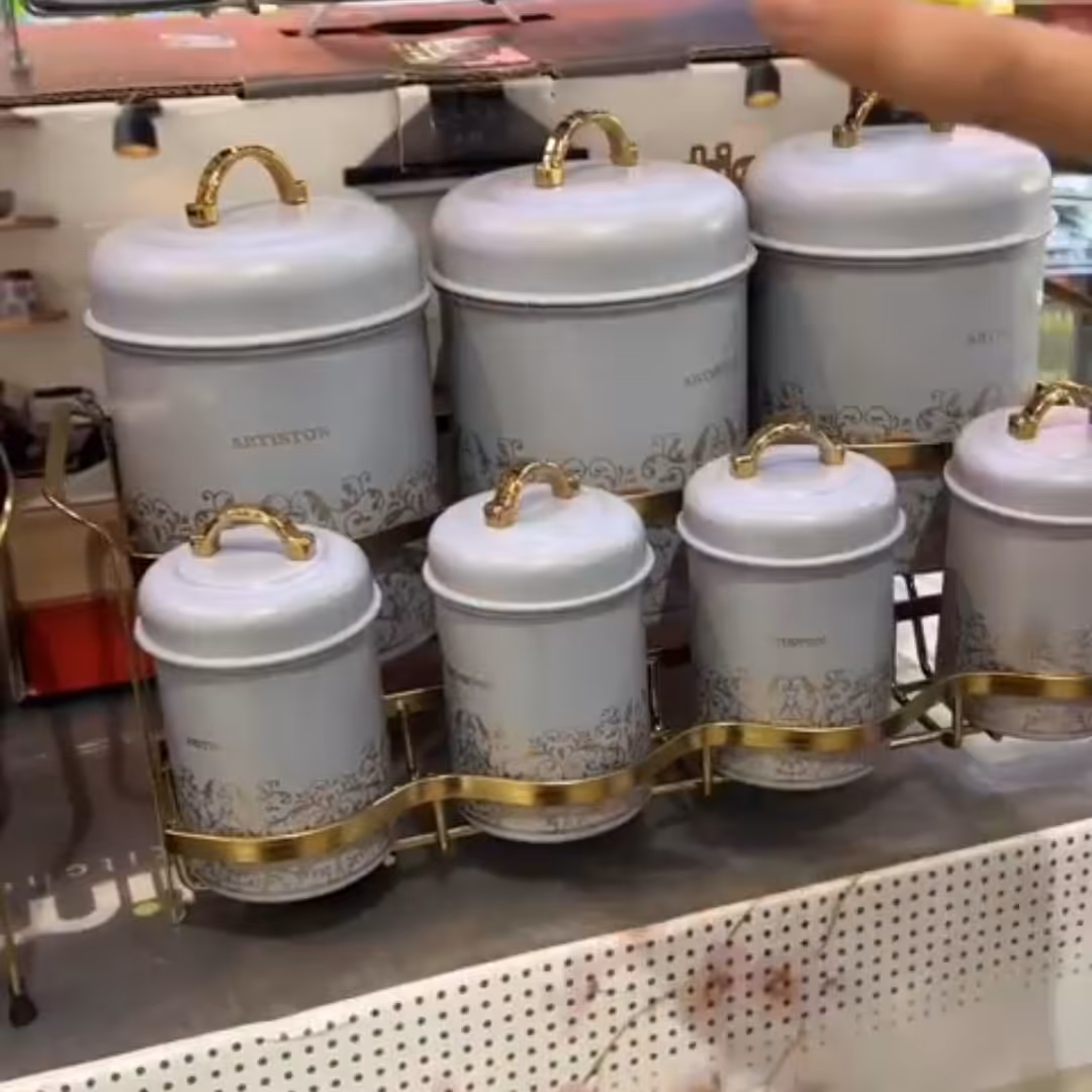 جا ادویه  ای  8 آیتمی شیک  و کاربردی.     در 3 رنگ 