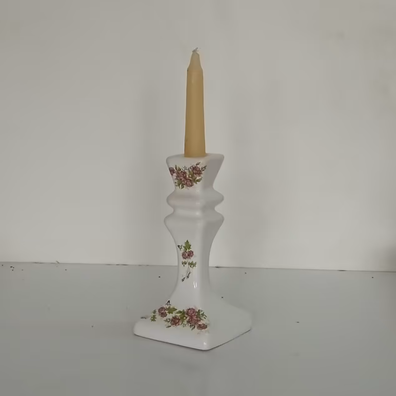 جاشمعی و شمعدان سرامیکی لعابی باطرح گلسرخی 