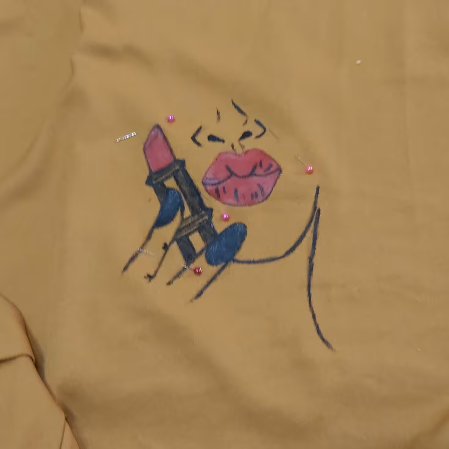 طراحی و رنگ روی پارچه