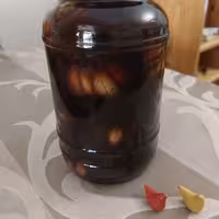 ترشی سیر دو ساله تهیه شده در منزل بسیار خوشمزه و عالی